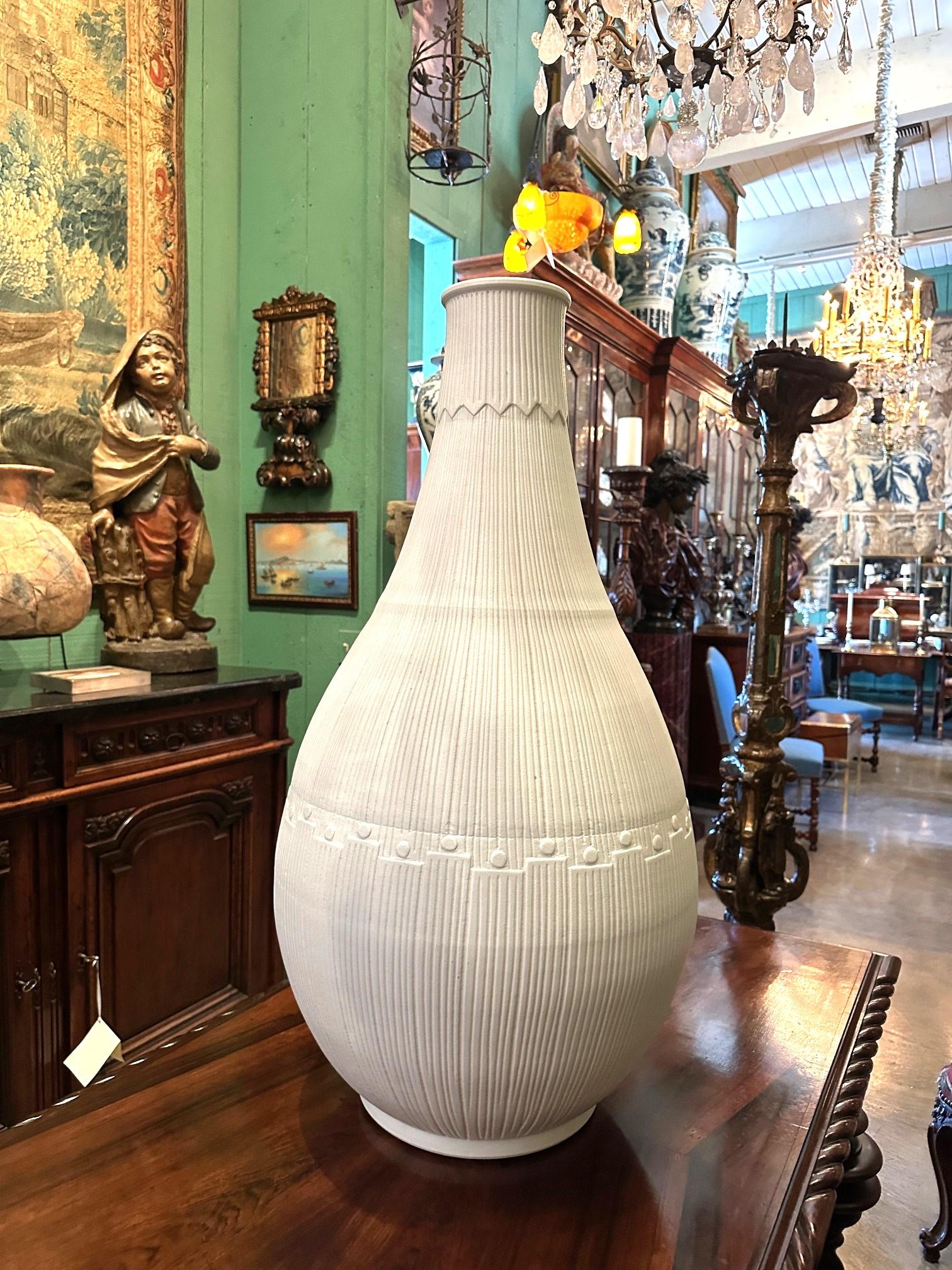 Large Modernist White Glazed Vase Jar Center Piece Focal point Decorative Modern For Sale 5