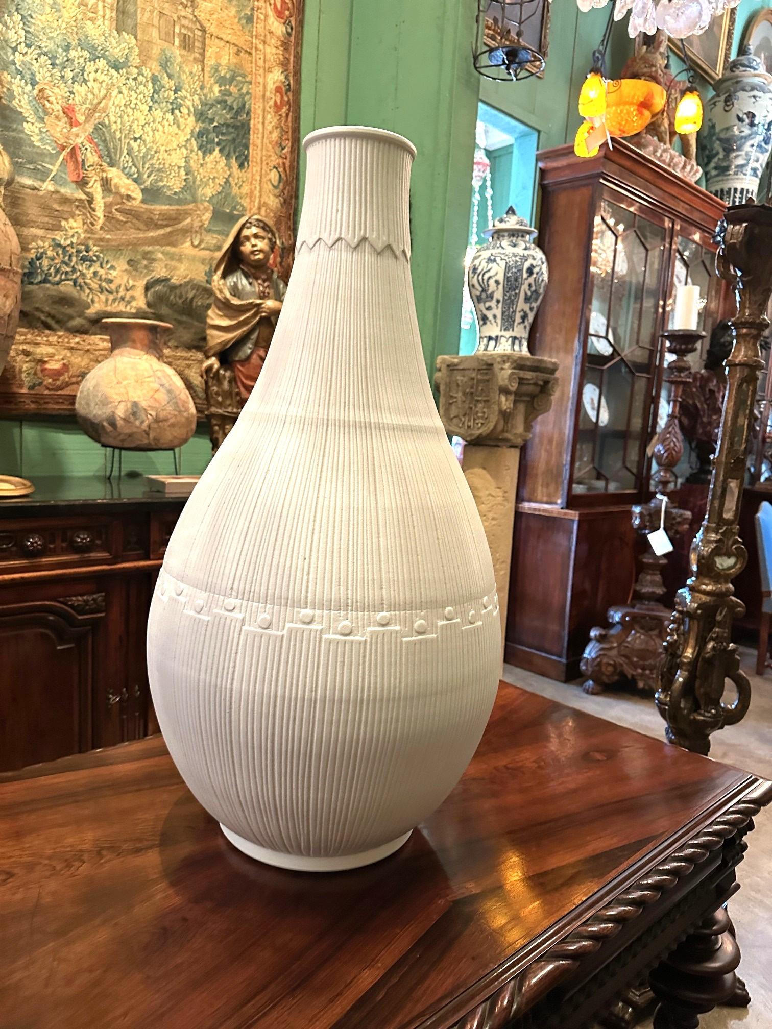 Large Modernist White Glazed Vase Jar Center Piece Focal point Decorative Modern For Sale 6