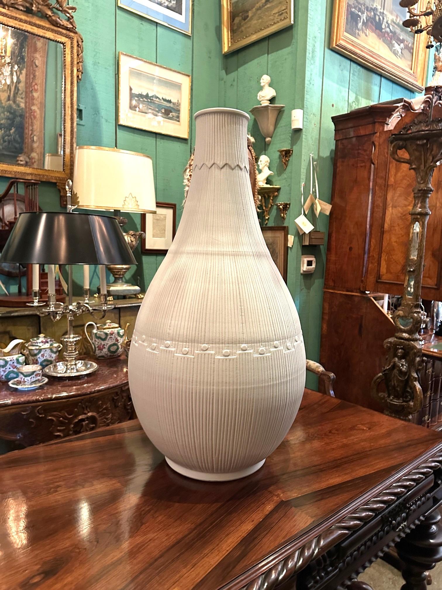 Large Modernist White Glazed Vase Jar Center Piece Focal point Decorative Modern In Fair Condition For Sale In West Hollywood, CA