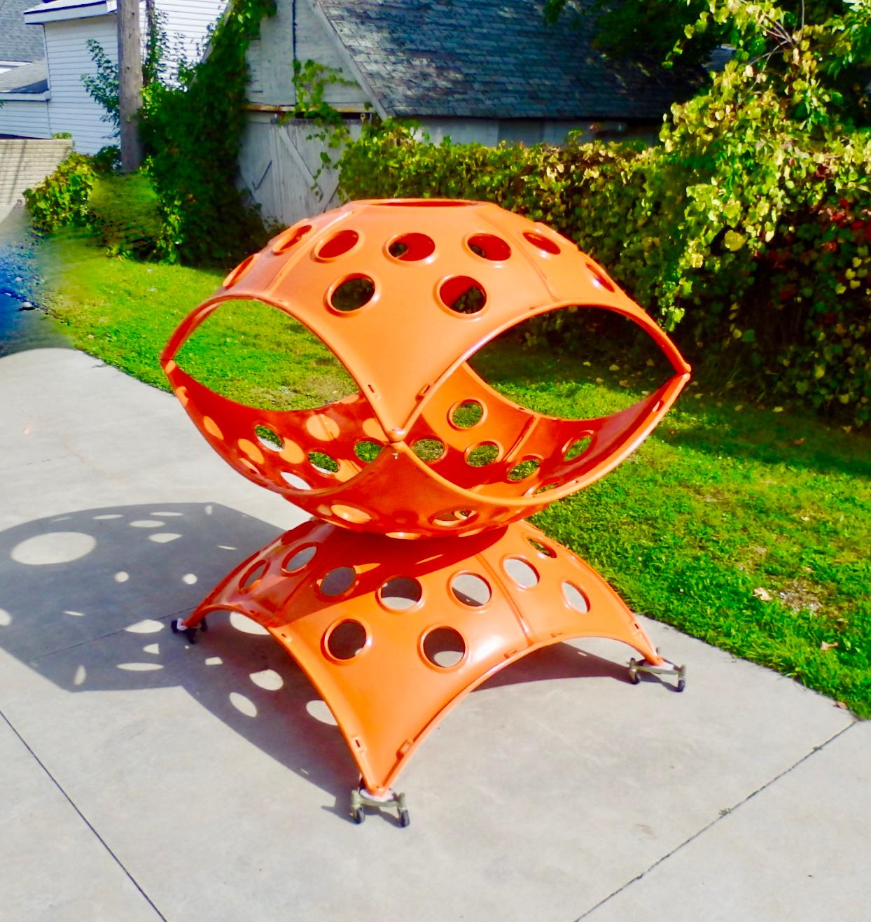 20ième siècle Grande sculpture modulaire en fonte d'aluminium orange Yard Art Indoor Outdoor Playground Sculpture en vente