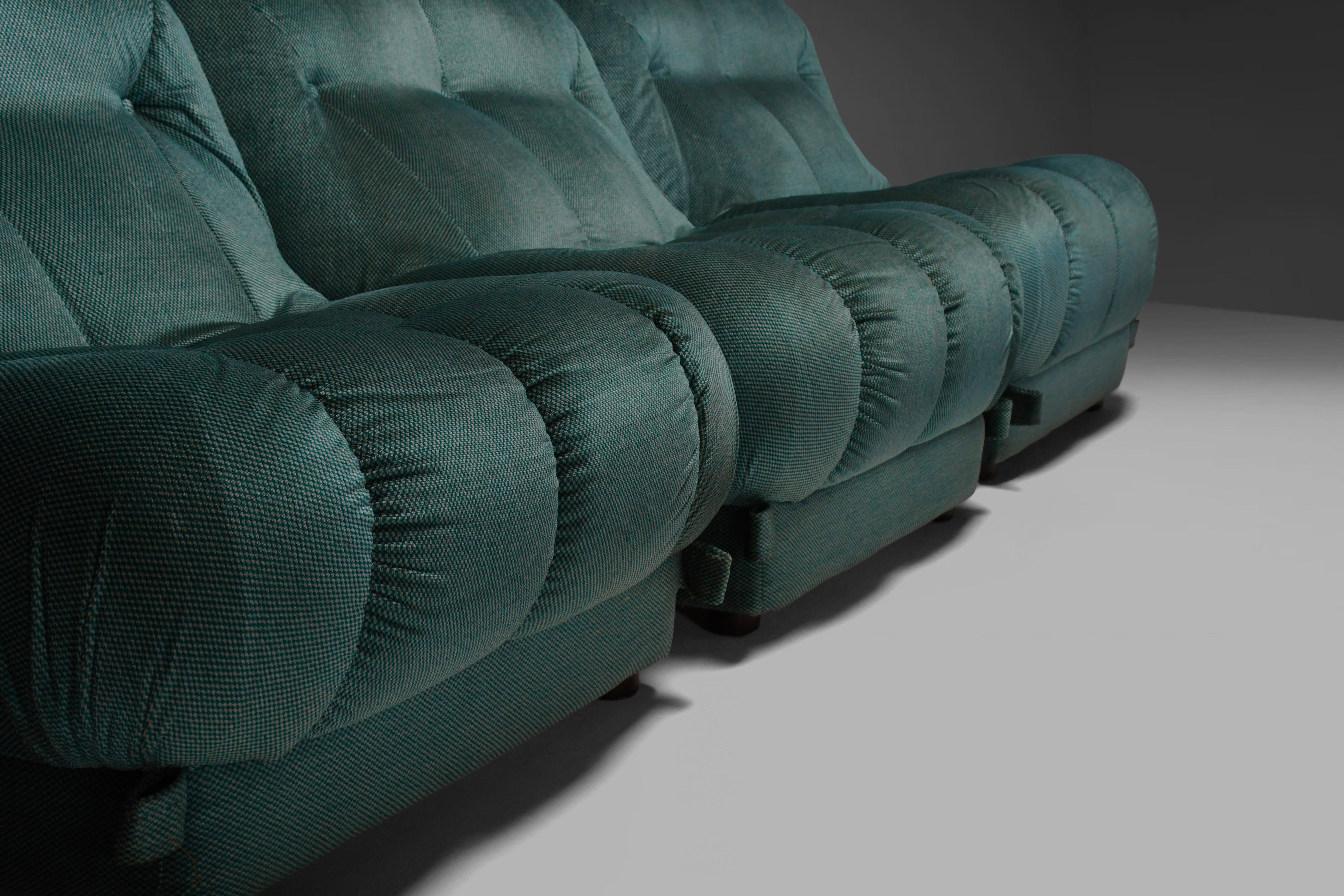 Large Modular Sectional ‘Nuvolone’ Sofa by Rino Maturi in Green Fabric, 1970s In Good Condition For Sale In Echt, NL