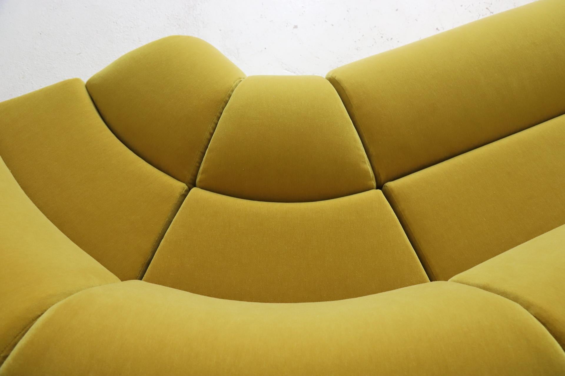 Large modular sofa by Asko in mohair upholstery, Finland 1970s In Good Condition In Sittard, LI