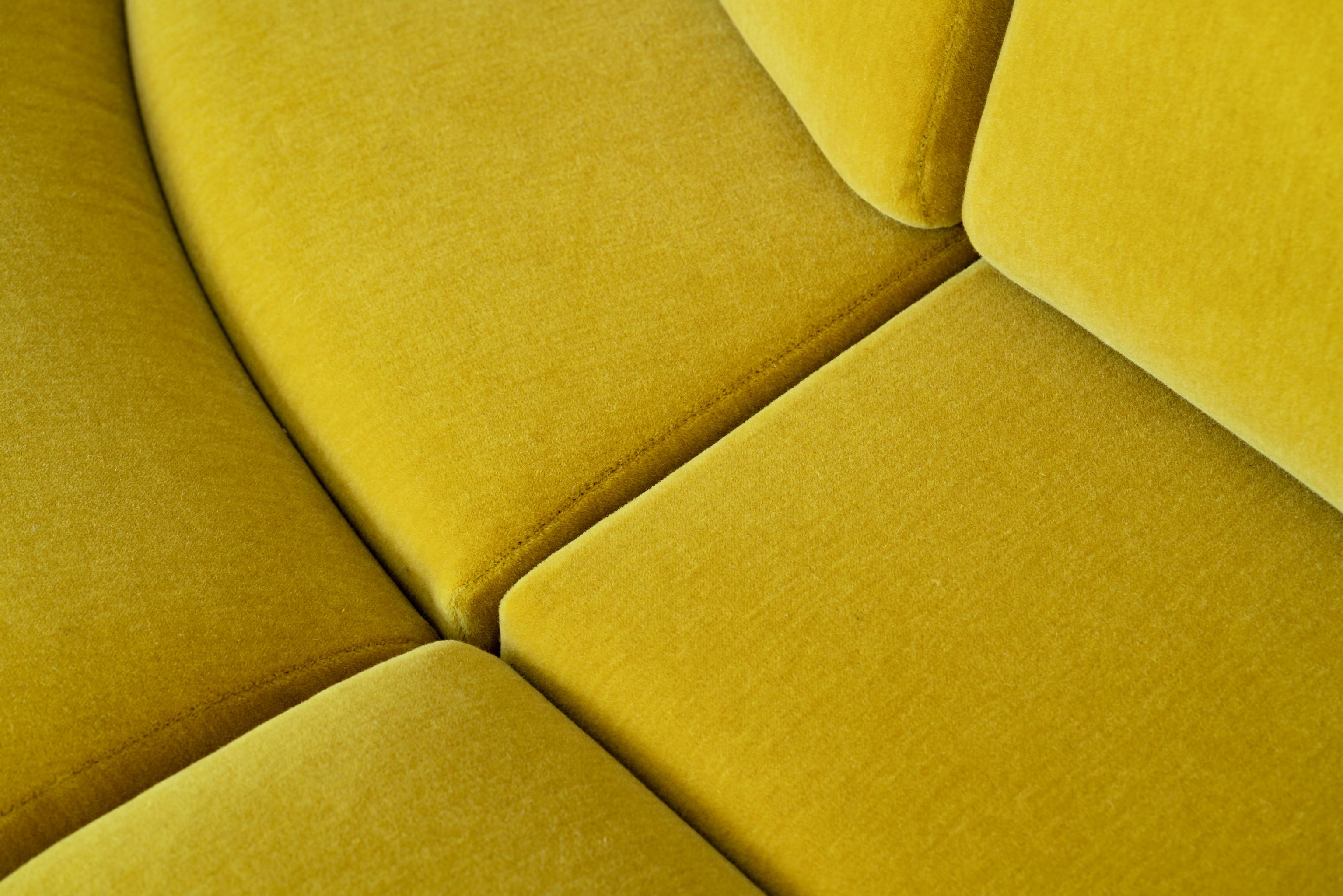 Großes modulares Sofa von Asko mit Mohair-Samt-Bezug, Finnland 1980er Jahre (Moderne der Mitte des Jahrhunderts) im Angebot