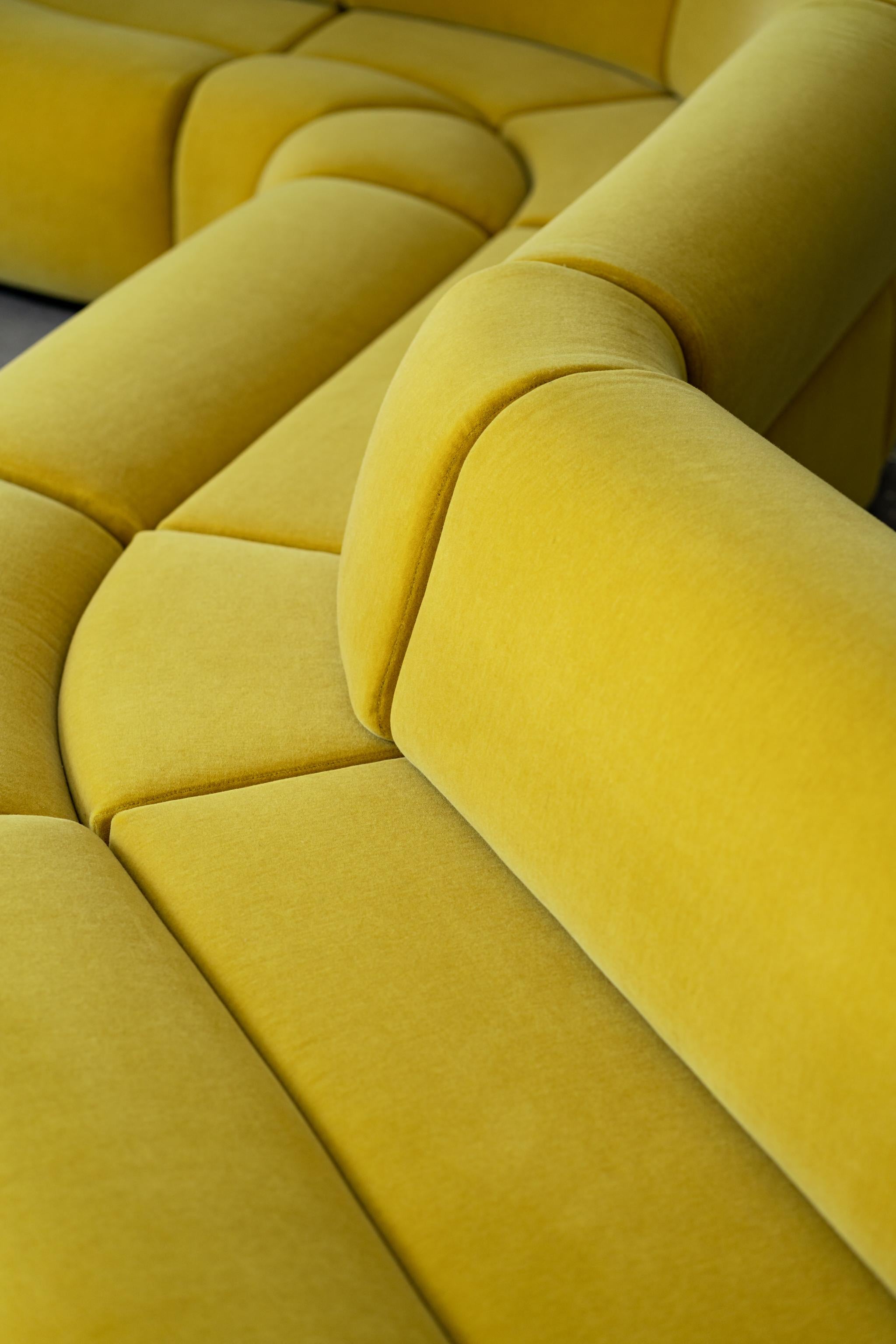 Großes modulares Sofa von Asko mit Mohair-Samt-Bezug, Finnland 1980er Jahre im Zustand „Gut“ im Angebot in Sittard, LI