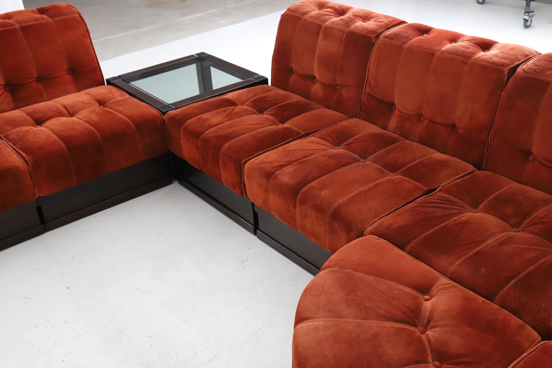 Large Modular Sofa by Luciano Frigerio in Suede and Mahogany, Italy, 1960s In Good Condition In Sittard, LI