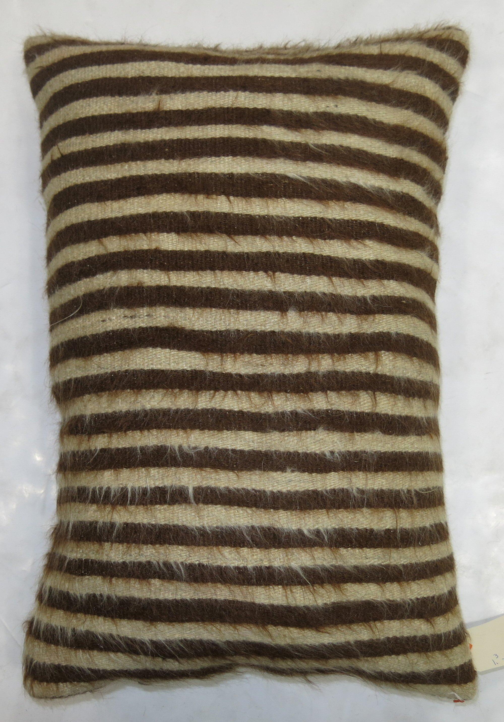 Large Pillow made from a turkish mohair rug in brown and ivory.

Measures: 15'' z 23''.