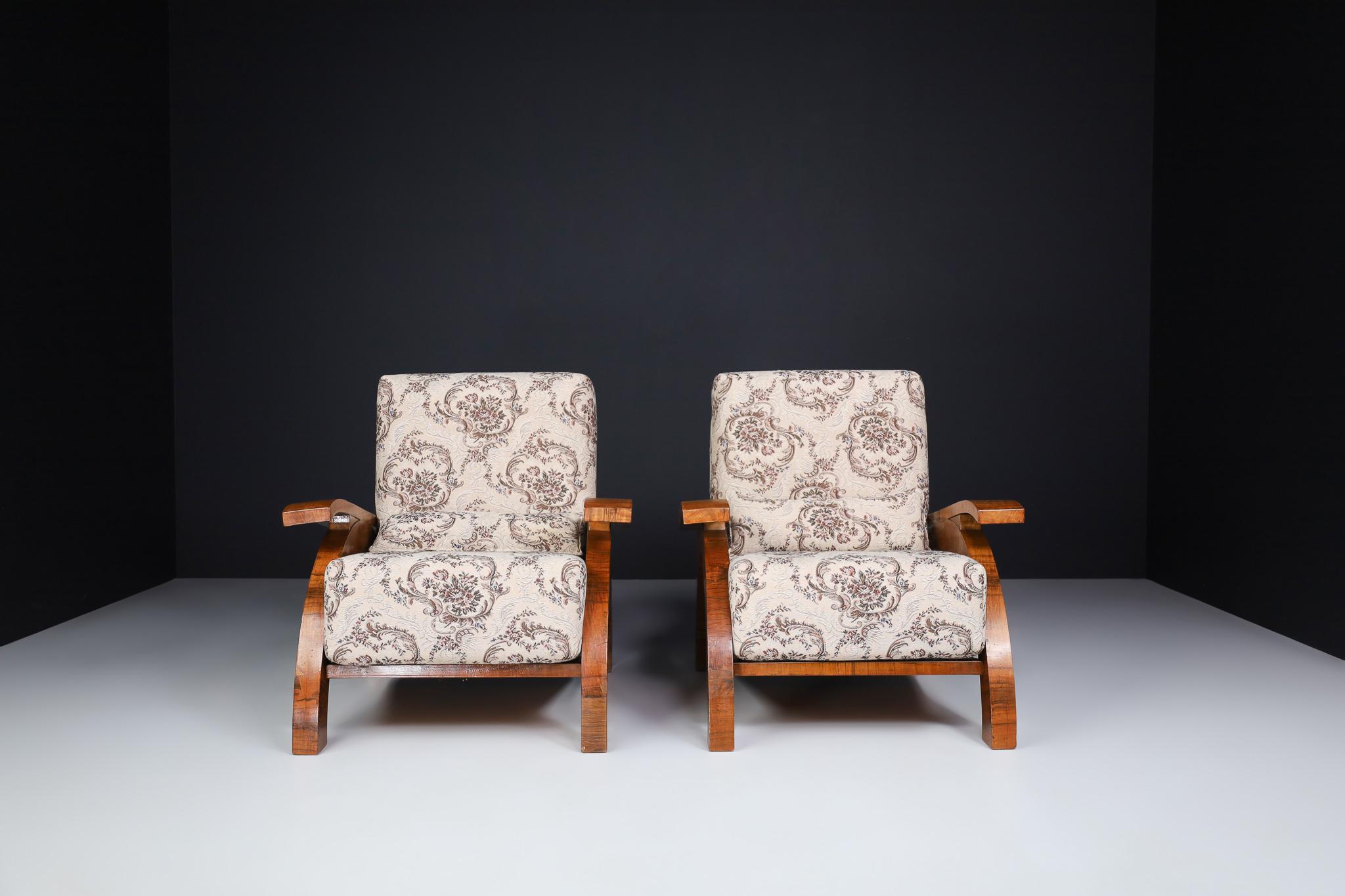 Large Monumental Art Deco Armchairs in Walnut and Original Fabric, Prague 1930s In Good Condition For Sale In Almelo, NL
