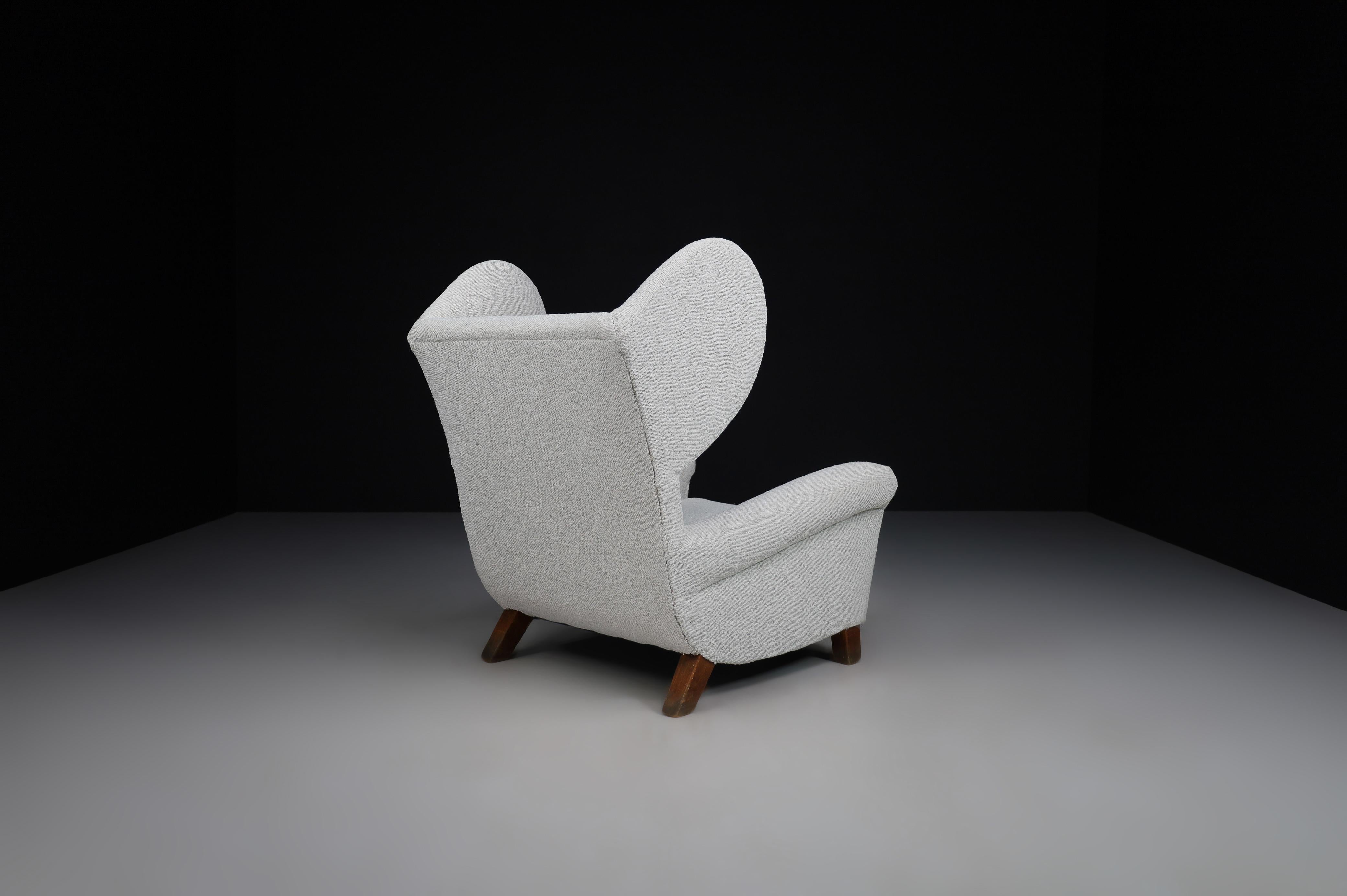 Large Monumental Midcentury Wingback Armchairs in Re-upholstered Bouclé Fabric For Sale 5