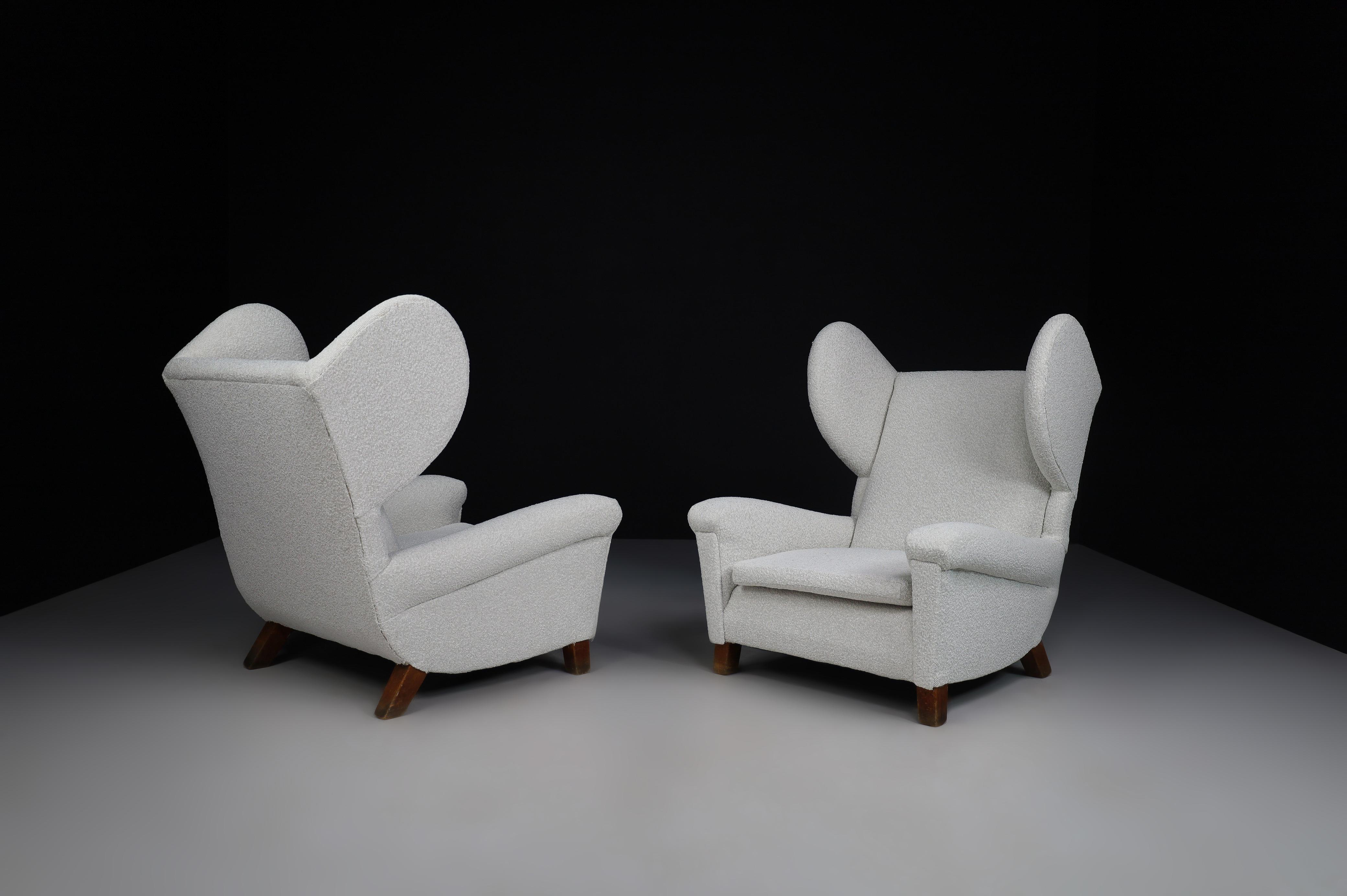 Large Monumental Midcentury Wingback Armchairs in Re-upholstered Bouclé Fabric For Sale 1
