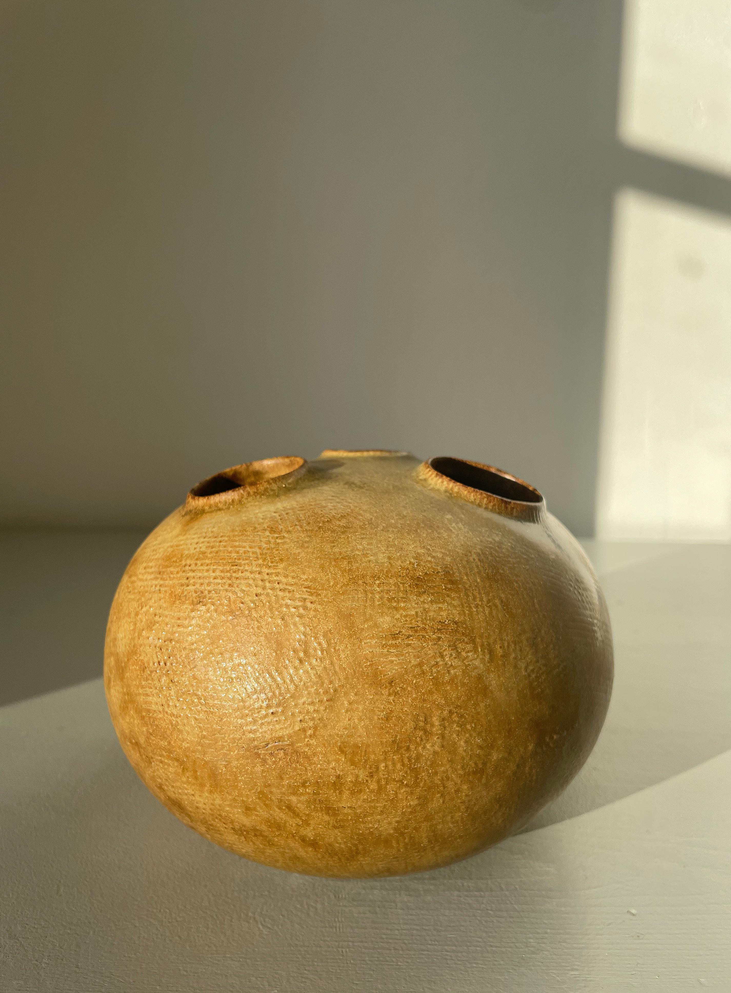 Gran jarrón escultórico orgánico moderno Rana lunar, Knabstrup, 1972 Tallado a mano en venta