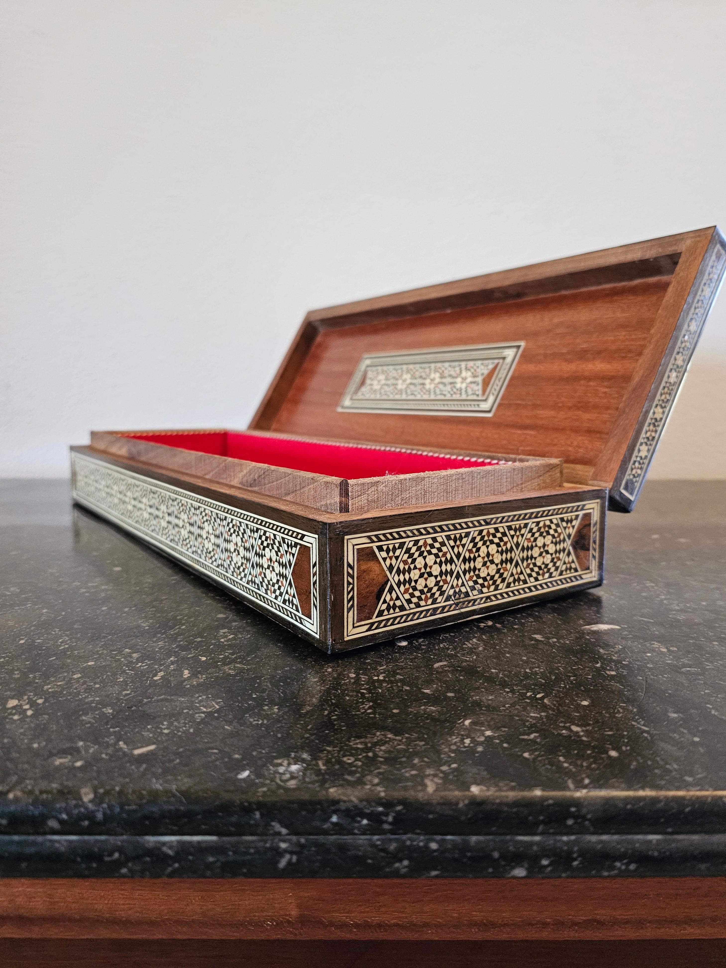 Large Moorish Arabesque Inlaid Table Box  For Sale 7
