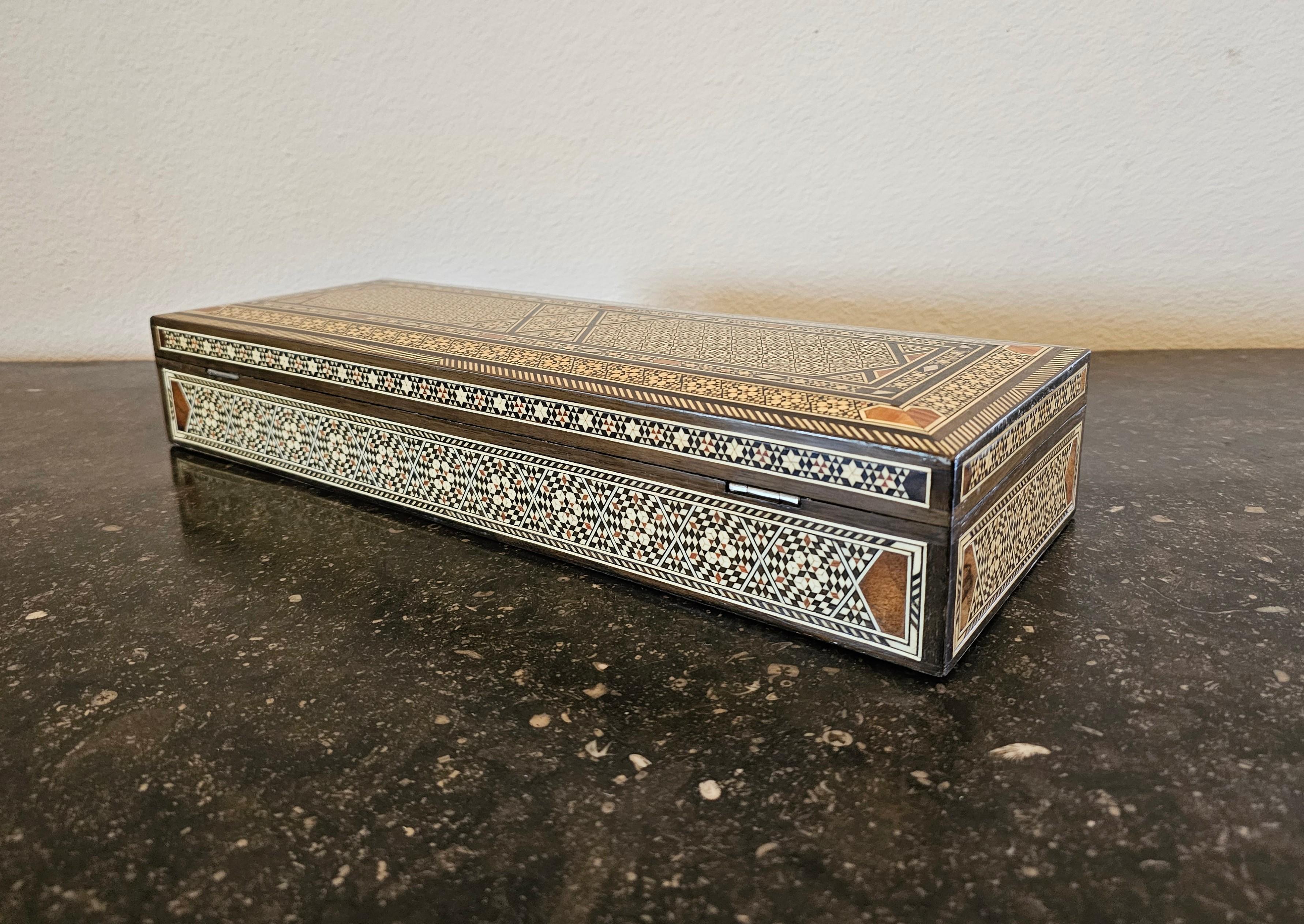 Large Moorish Arabesque Inlaid Table Box  For Sale 10