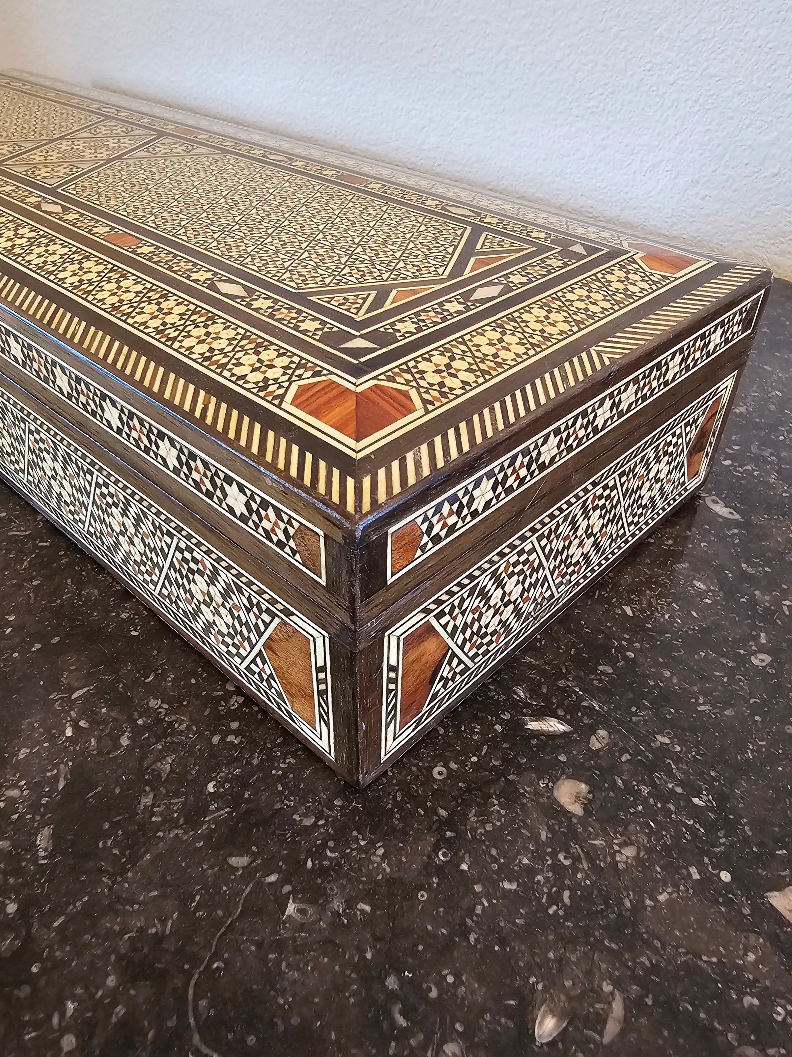 Large Moorish Arabesque Inlaid Table Box  For Sale 3