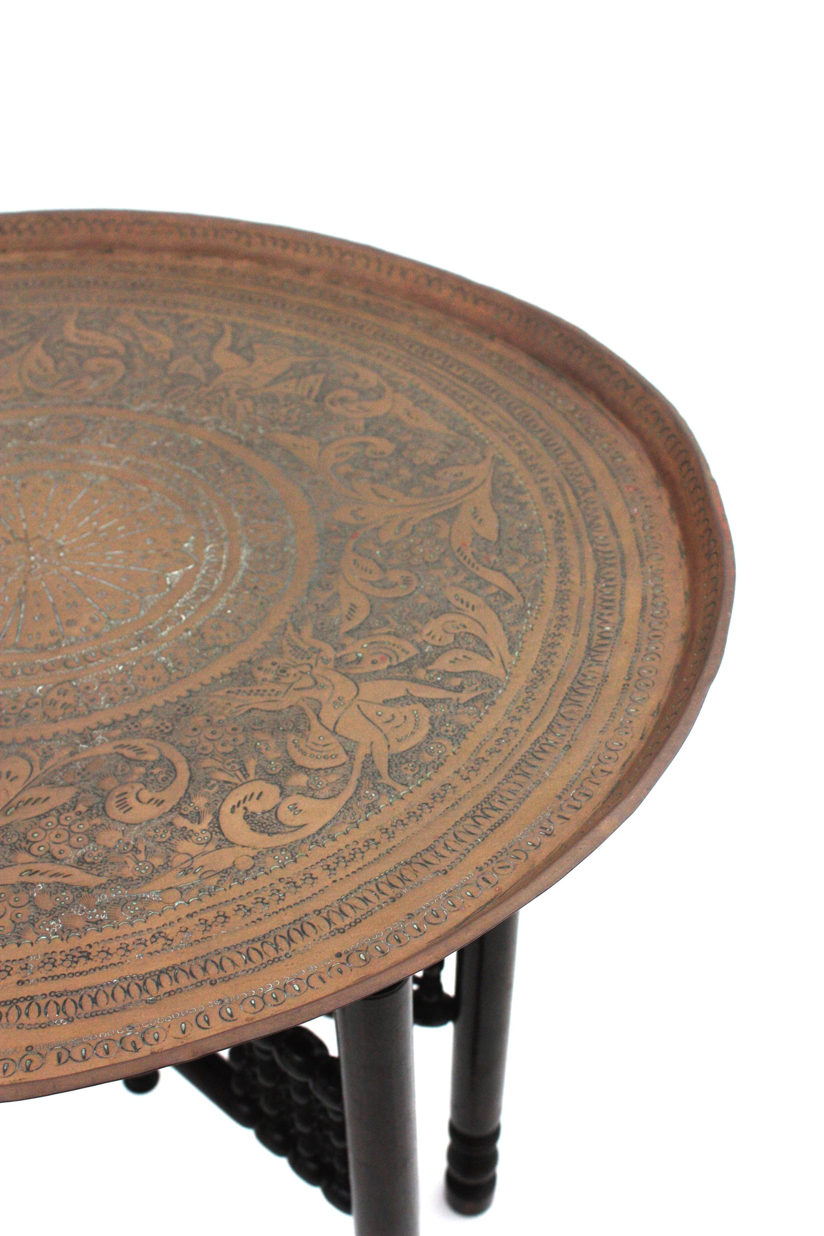 Grande table à plateau pliant mauresque en laiton arabe, Espagne, années 1940 en vente 5