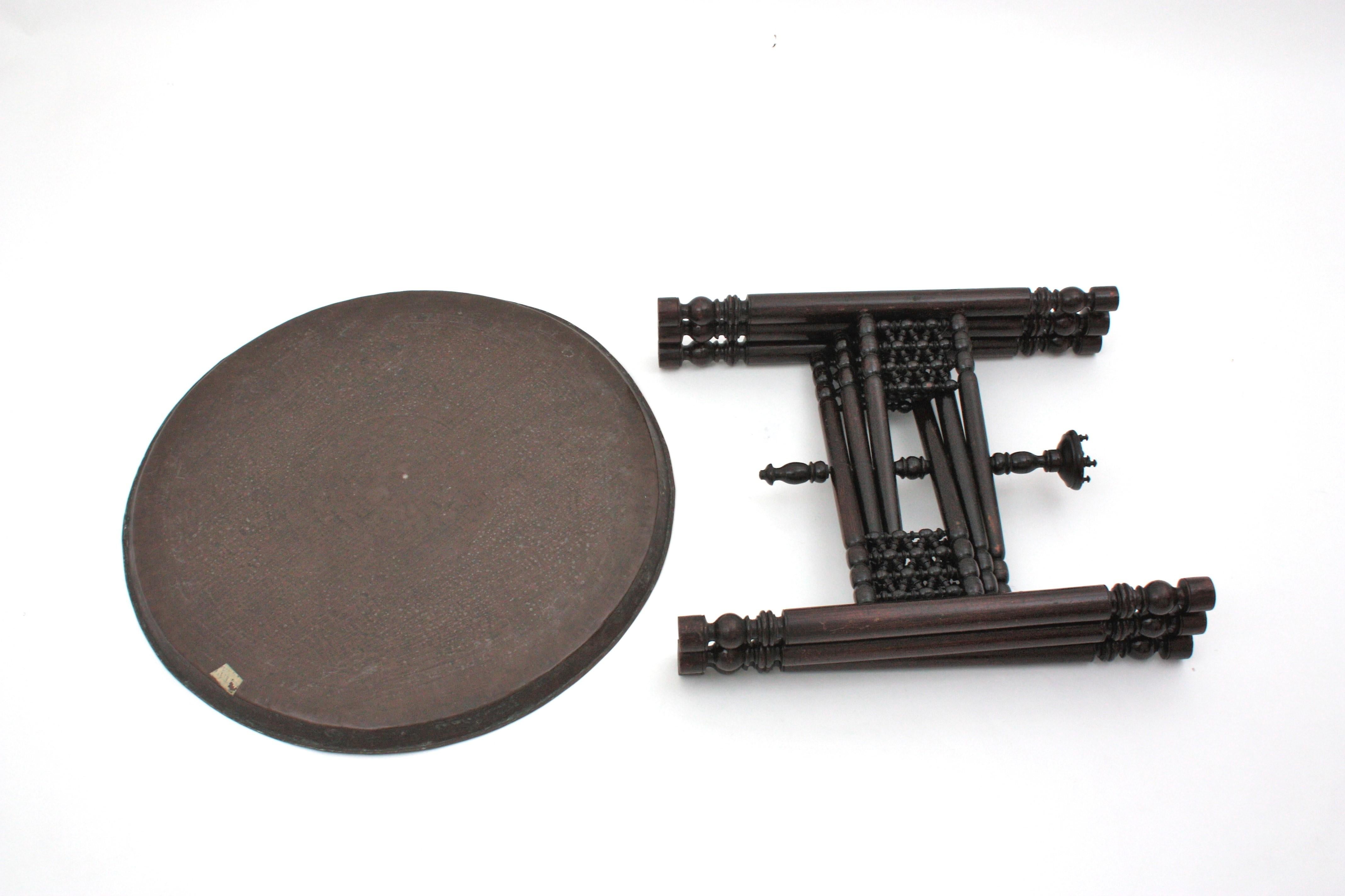 Grande table à plateau pliant mauresque en laiton arabe, Espagne, années 1940 en vente 10