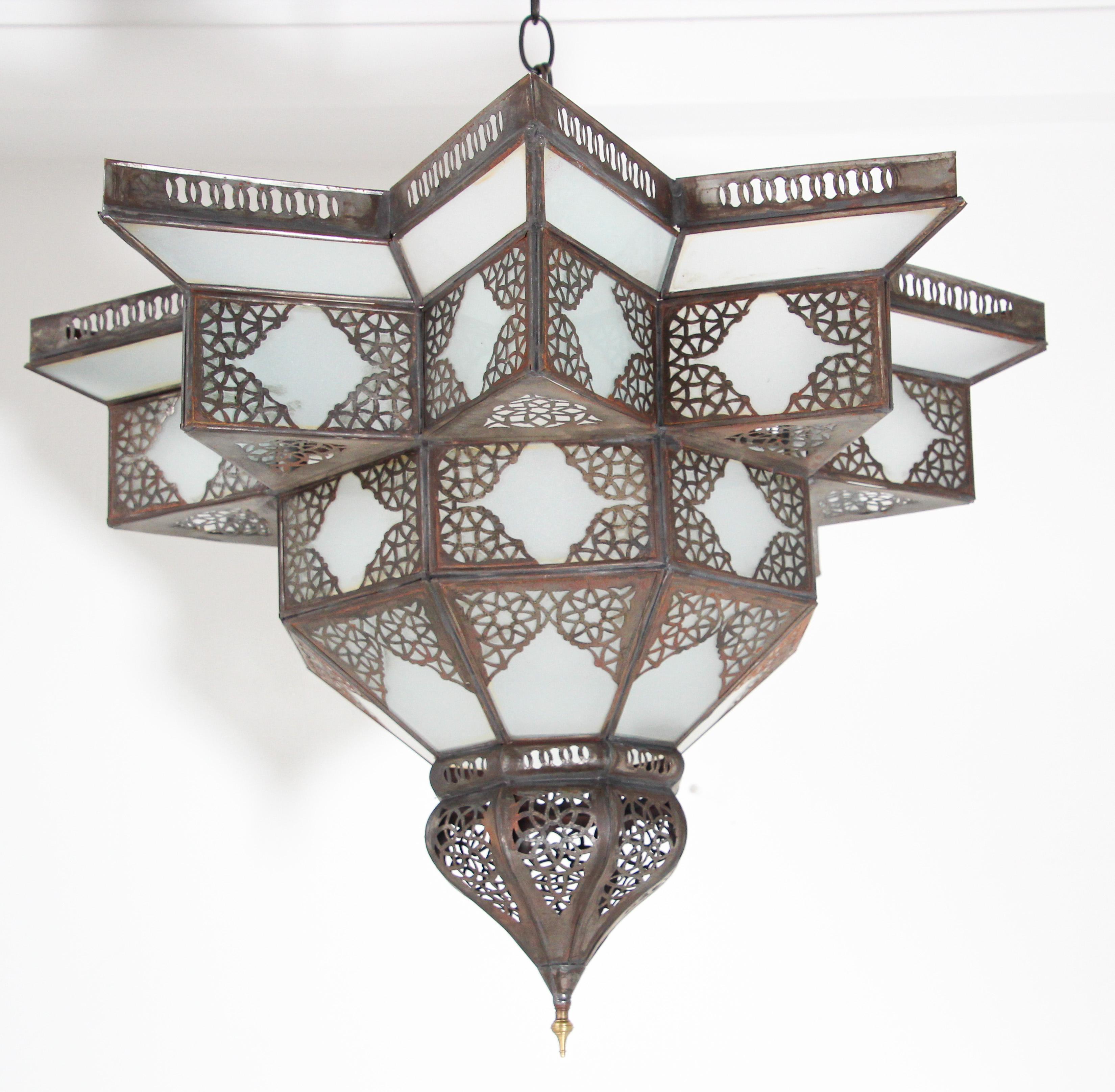 Large Moroccan Frosted Star Shape Glass Chandelier Shade In Good Condition In North Hollywood, CA