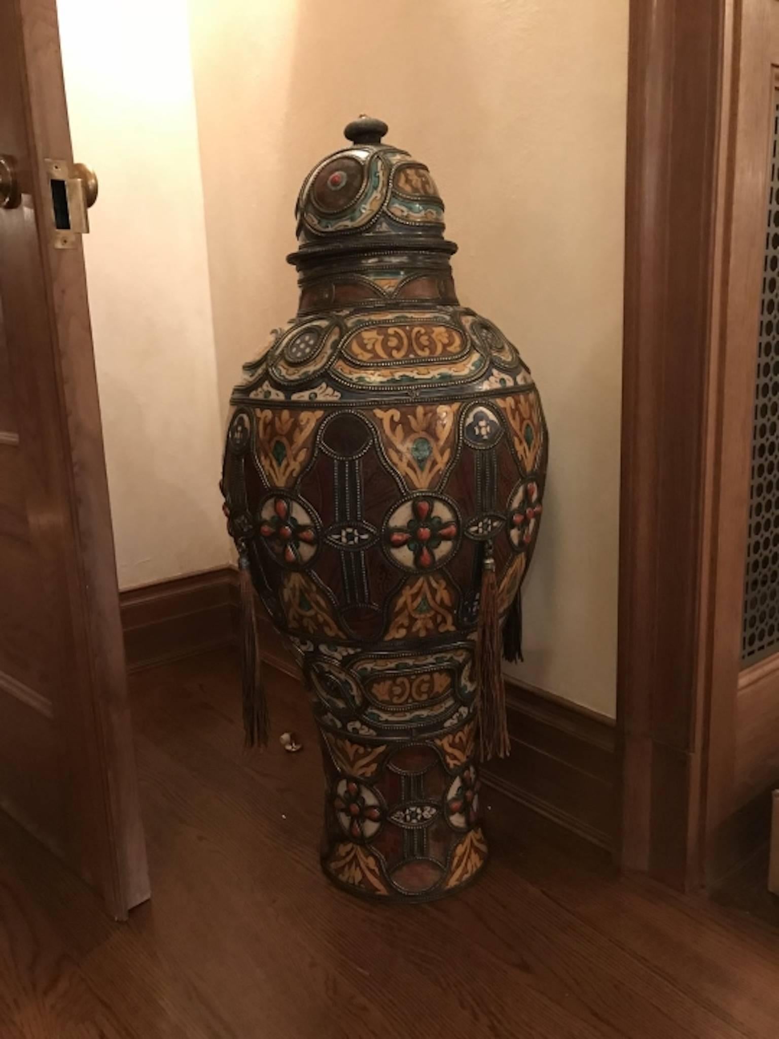 Large Moroccan Porcelain and Metal Palace Urn For Sale 1