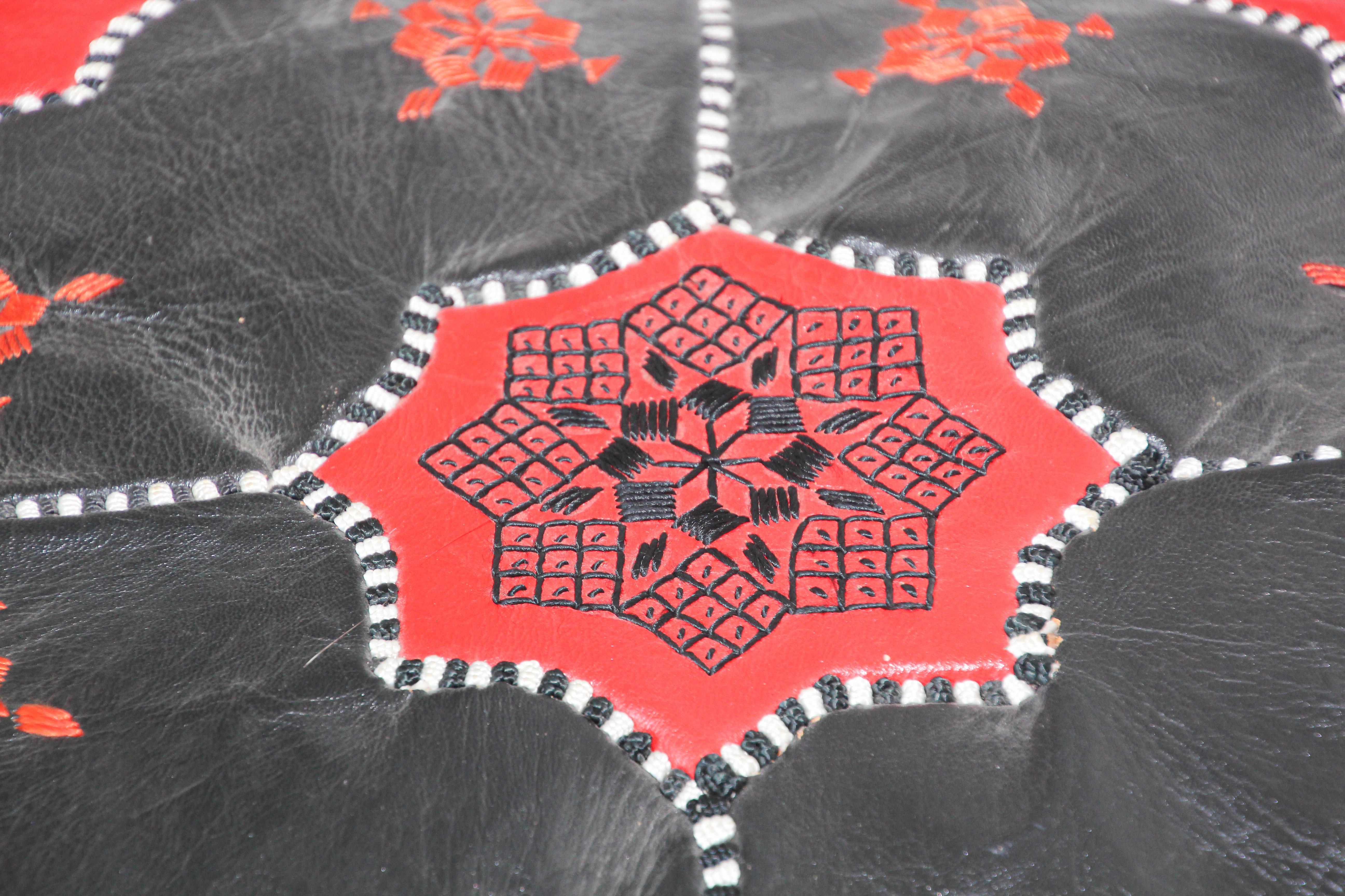 Vintage Moroccan Leather Rectangular Pouf in Red and Black For Sale 6