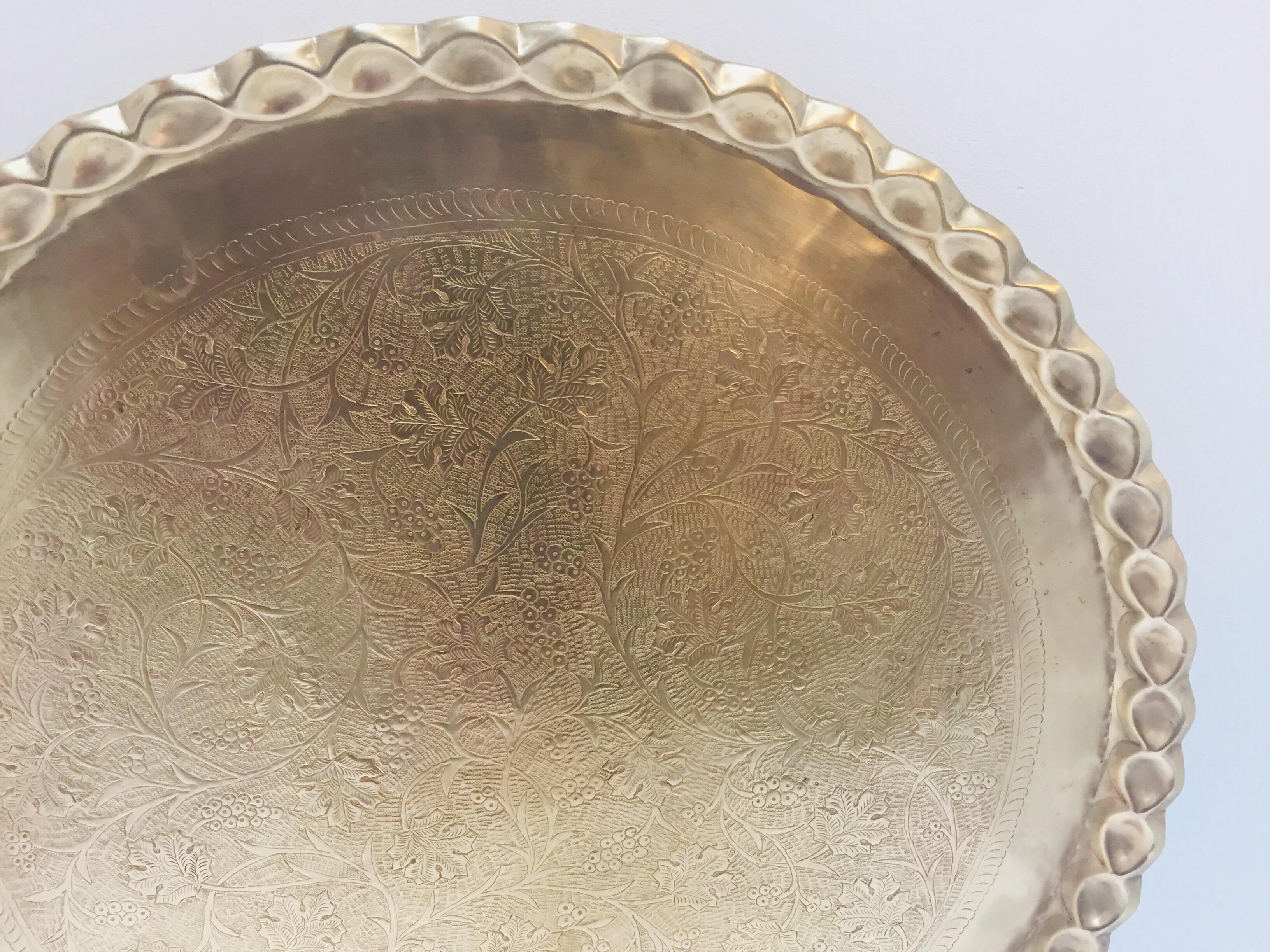 Large Moroccan Round Brass Tray In Good Condition In North Hollywood, CA