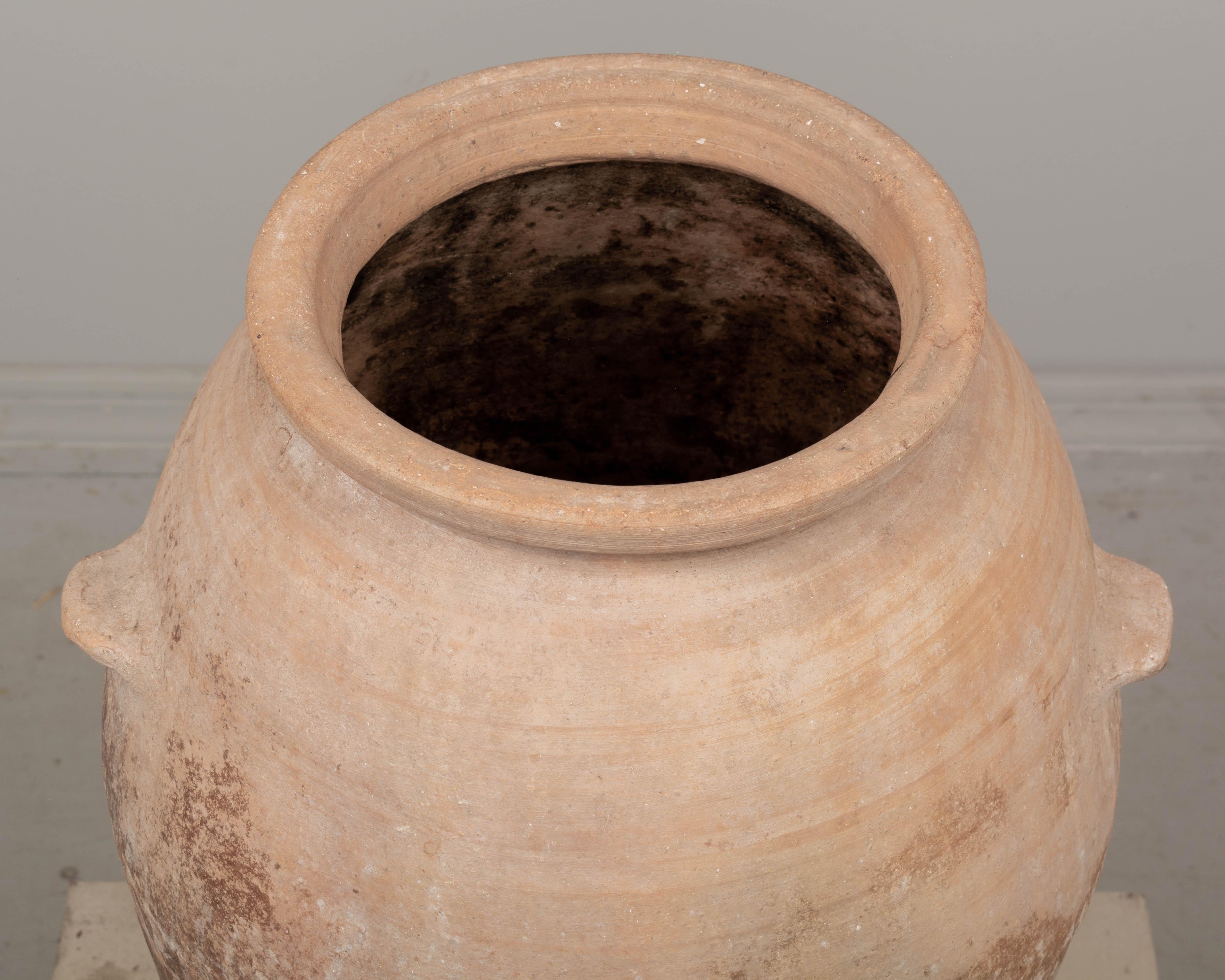 Großes marokkanisches Terrakotta-Keramik-Wassergefäß im Angebot 4
