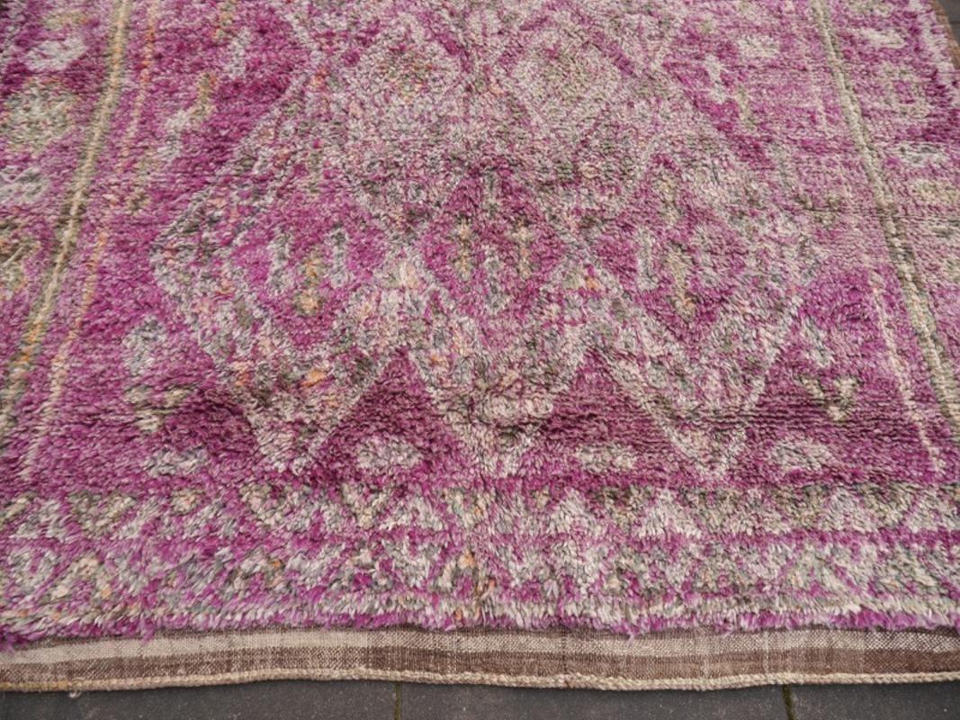 Großer großer marokkanischer Vintage-Teppich im abstrakten Design aus Berber in Lila, Grau und Teal, Nordafrika im Angebot 7