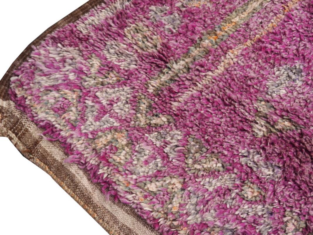 Großer großer marokkanischer Vintage-Teppich im abstrakten Design aus Berber in Lila, Grau und Teal, Nordafrika im Angebot 1