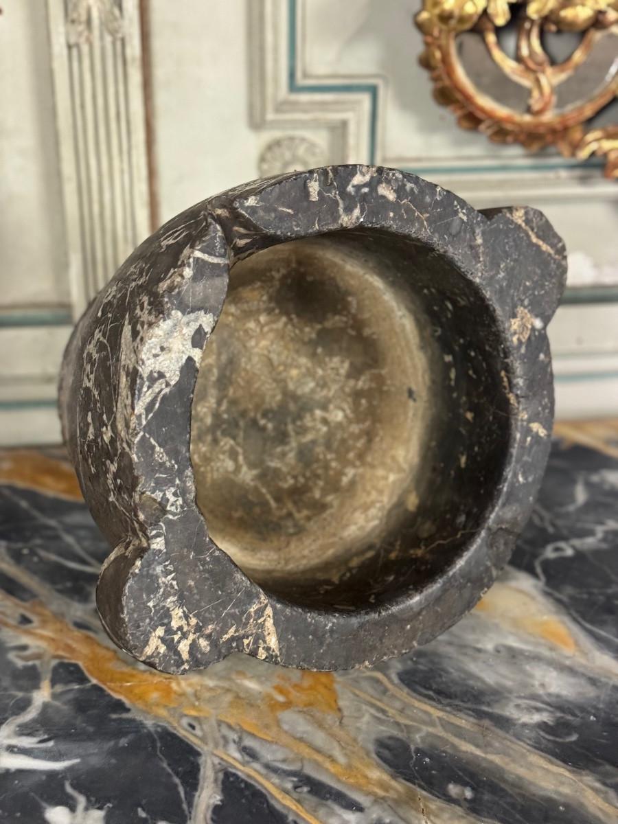 Large mortar in Saint Anne grey marble, 19th century For Sale 1