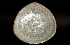 Gran cuenco lágrima triangular de nácar 10" hecho a mano
