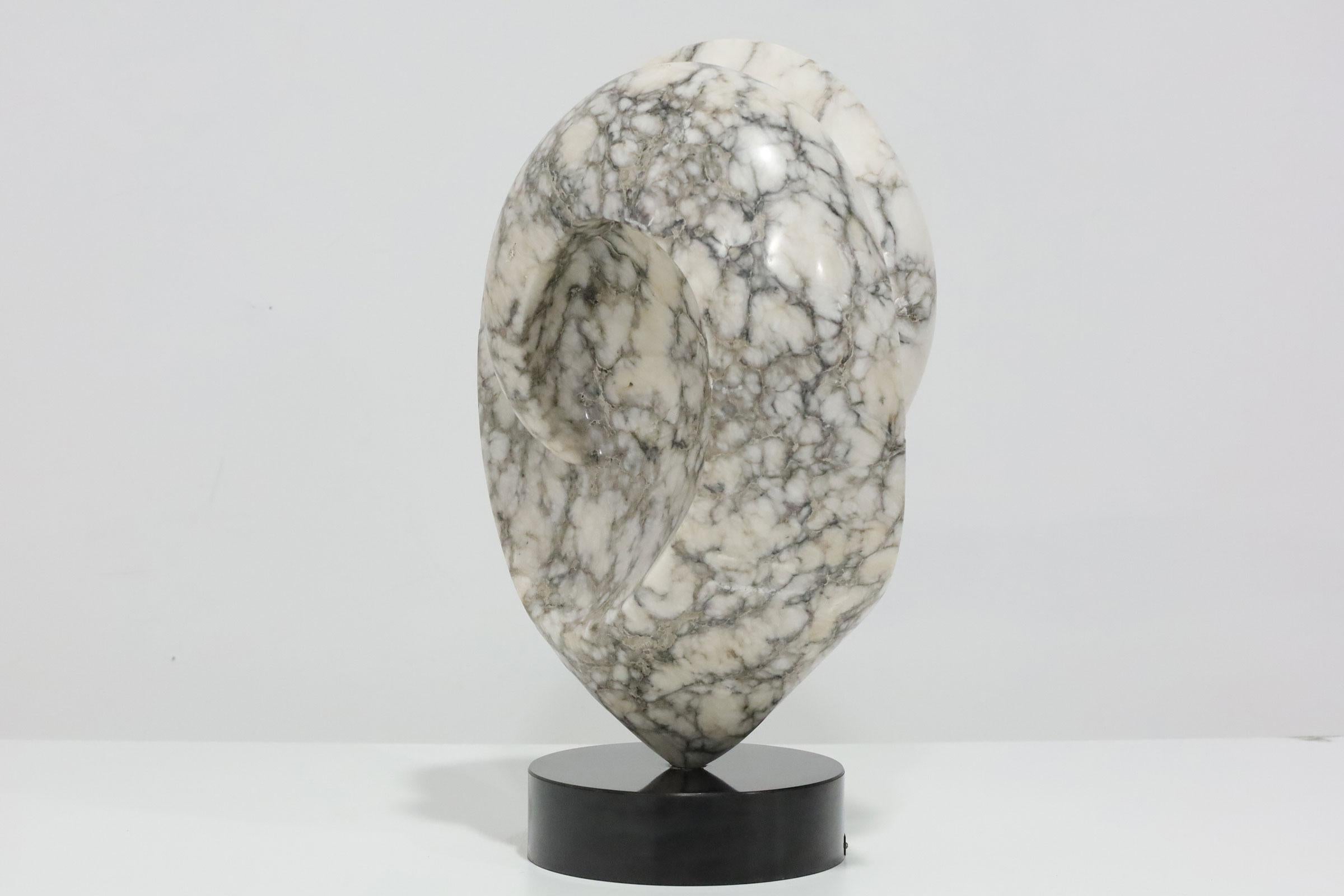 American Large Mounted Abstract Black and White Marble Sculpture Signed Ray G. 1983 For Sale