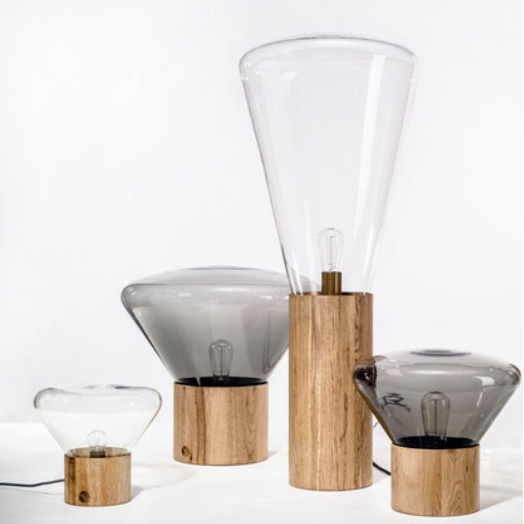 Große Stehlampe 'Muffins 02' aus Naturholz und geblasenem grauem Glas für Brokis (Handgefertigt) im Angebot