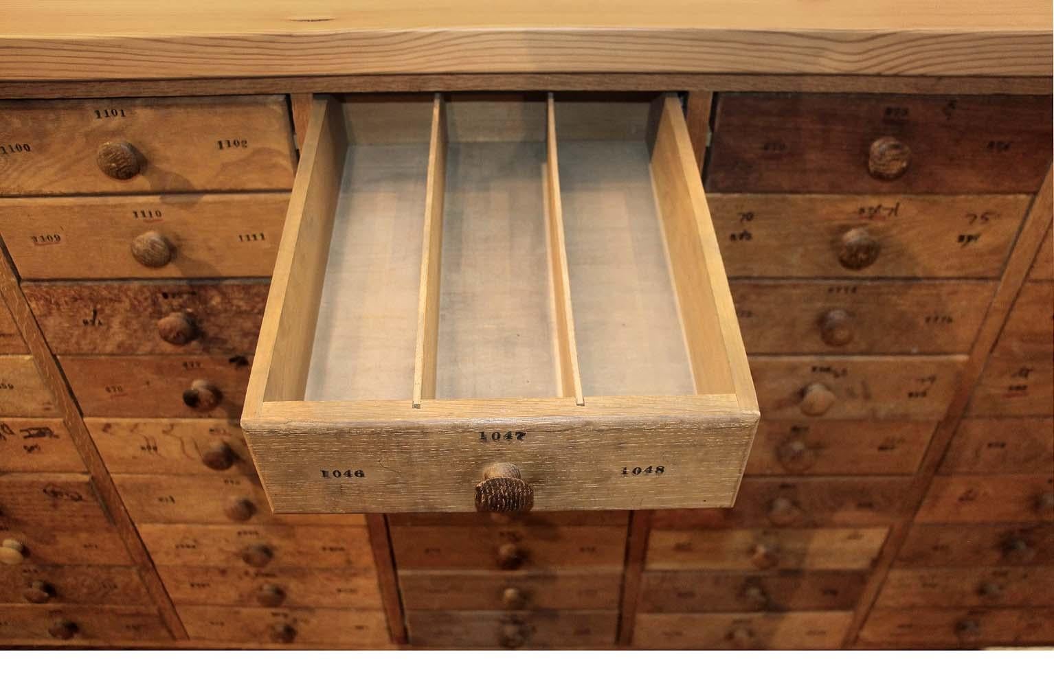 multiple drawer cabinet