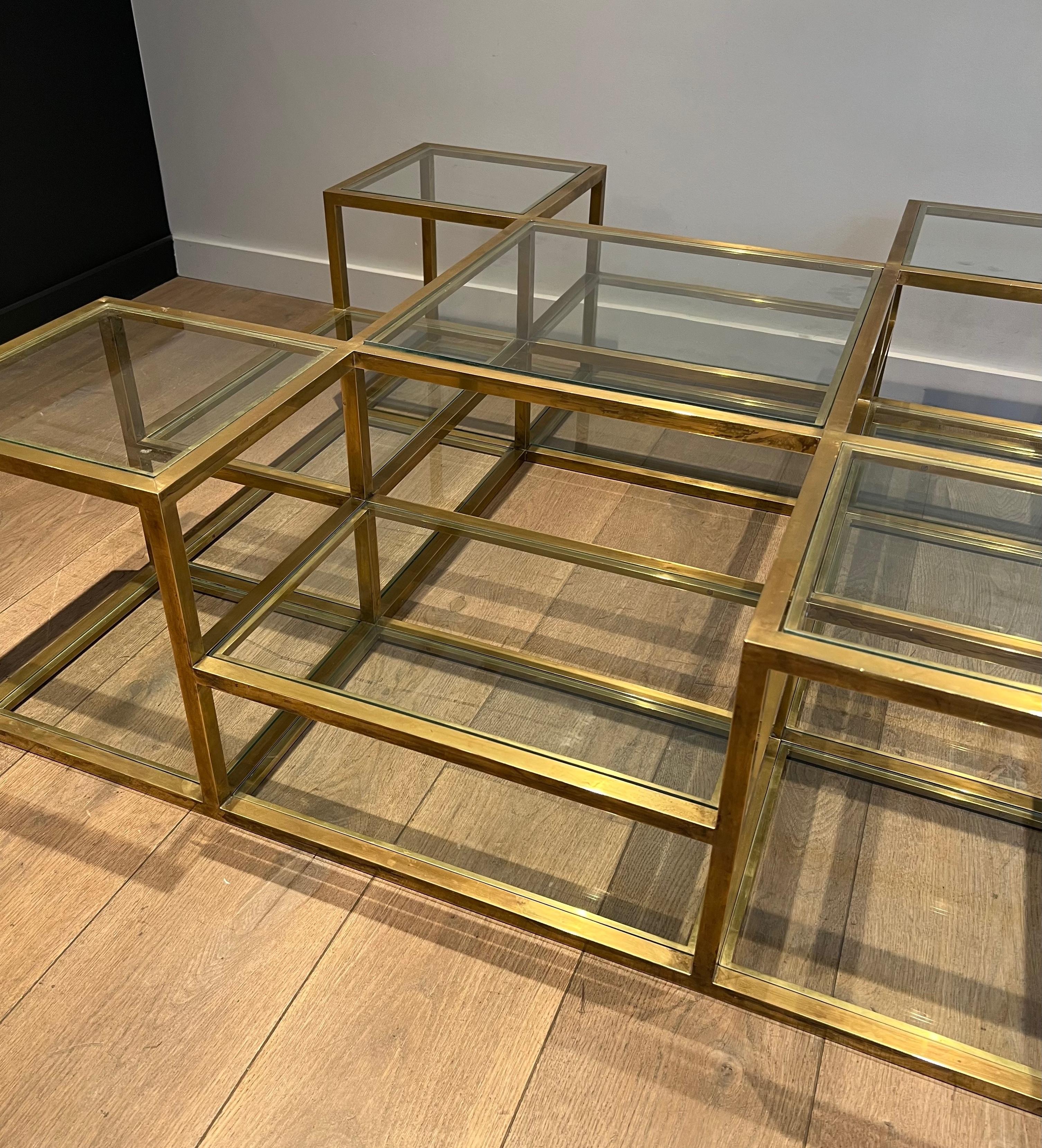 Grande table basse en laiton à plusieurs niveaux. Travail français. Circa 1970 en vente 3