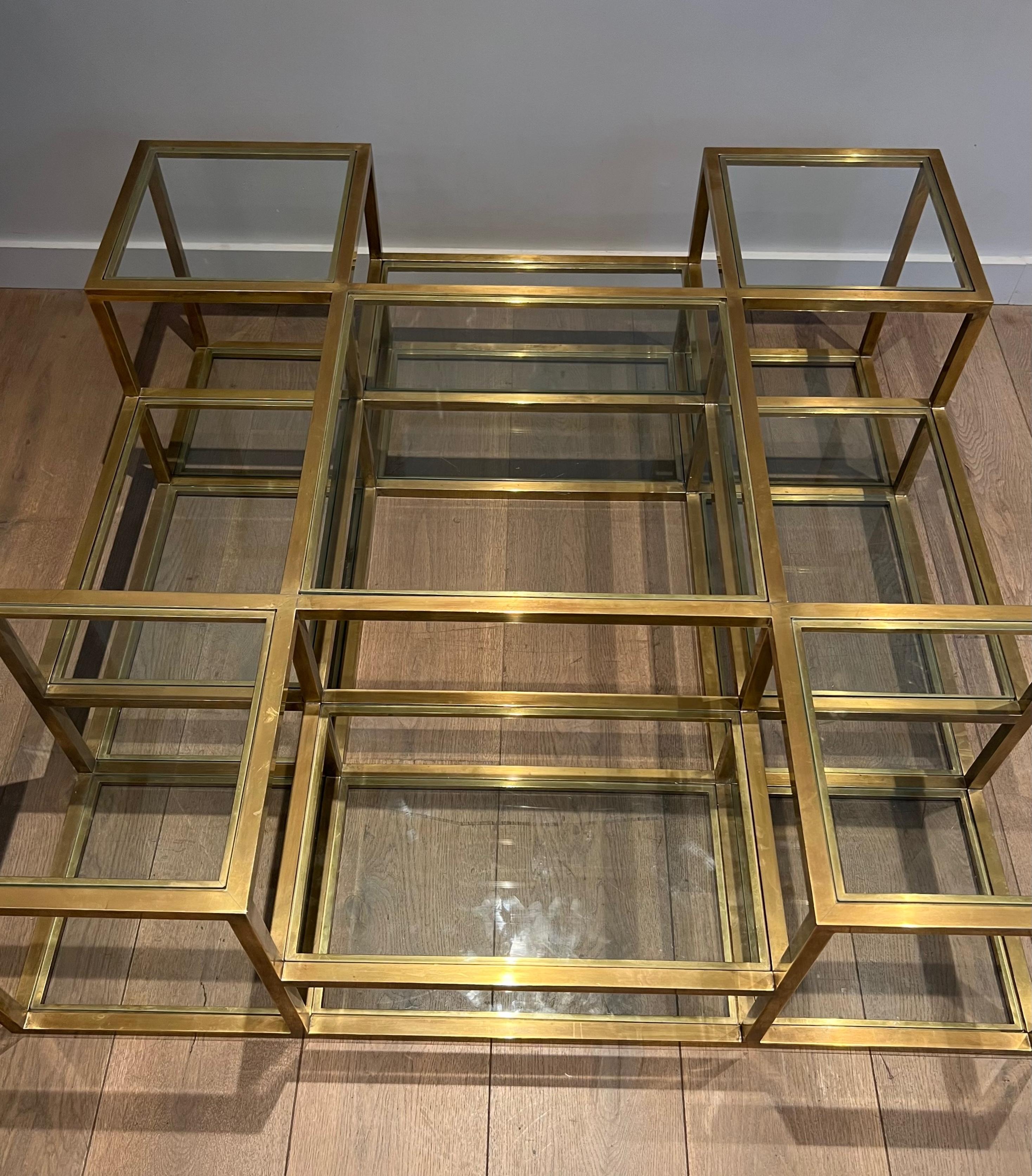 Grande table basse en laiton à plusieurs niveaux. Travail français. Circa 1970 en vente 7