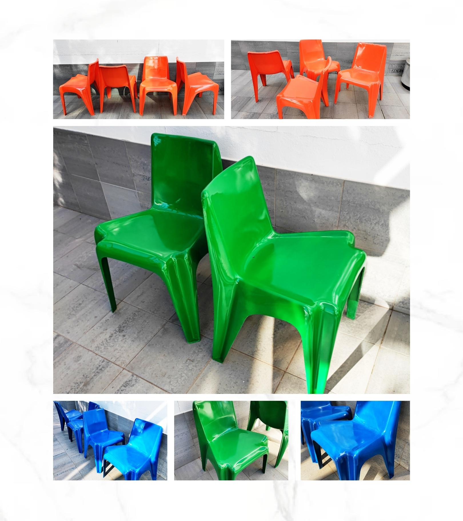 Grand ensemble multicolore de 16 chaises BA 1171 par Helmut Bätzner pour Bofinger fabriquées en Allemagne dans les années 1960.
Lot de 16, 4 bleus, 8 oranges, 2 verts, 2 rouges (attention, les 4 bleus et les 2 rouges sont maintenant vendus).
La