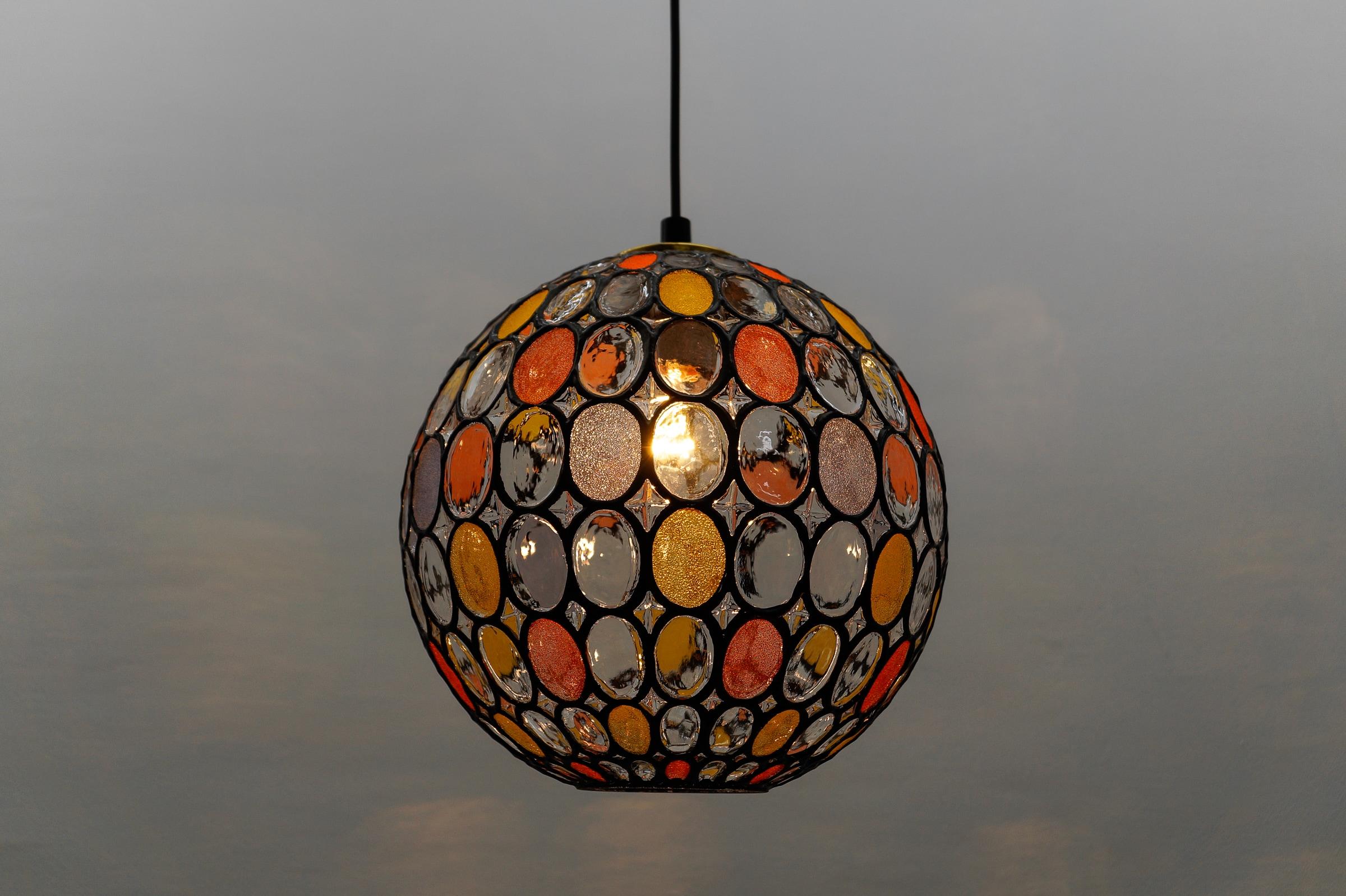 Lampada da soffitto a sfera in vetro multicolore di Limburg, anni '60 Germania, anni '60 in vendita 5