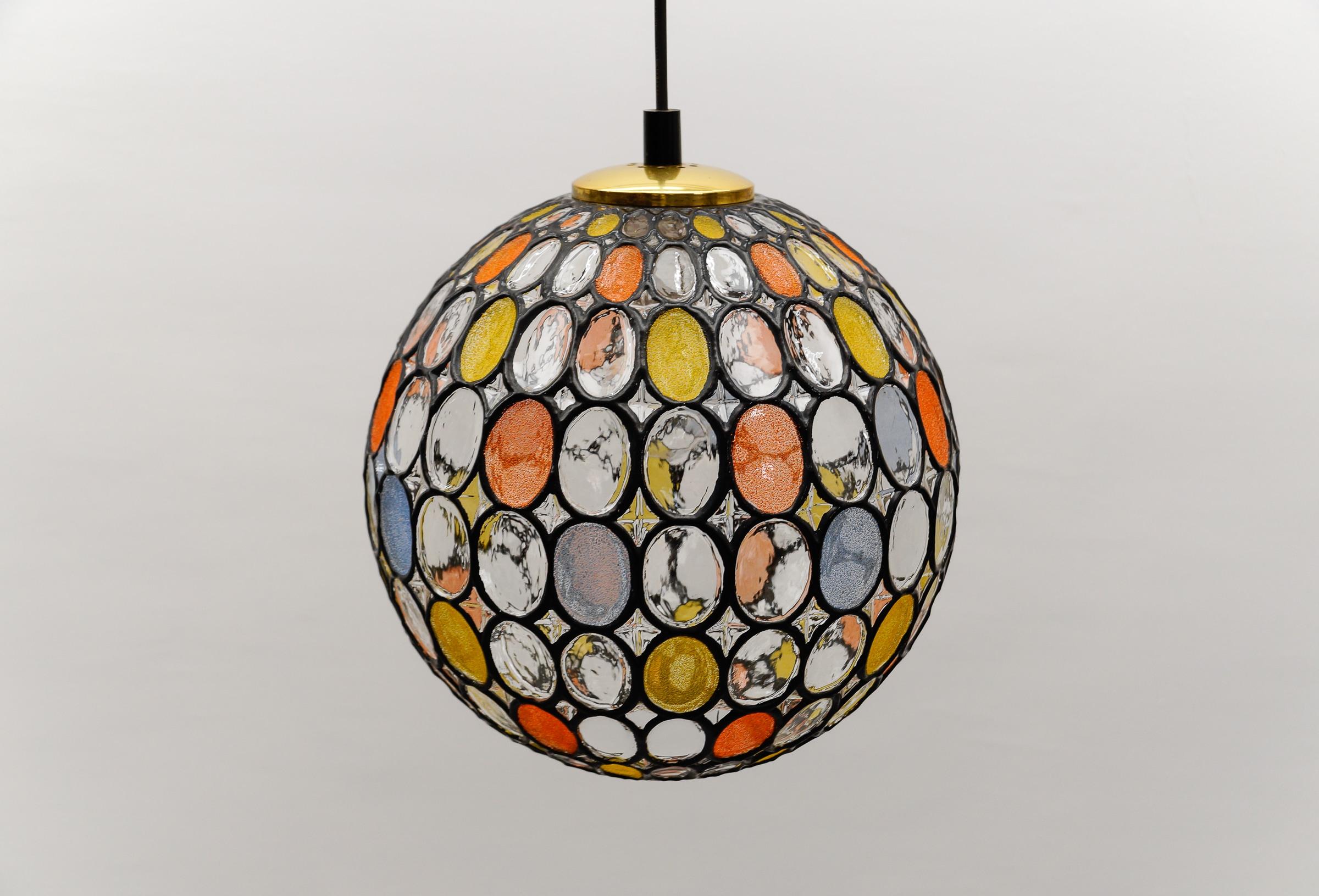 Lampada da soffitto a sfera in vetro multicolore di Limburg, anni '60 Germania, anni '60 in vendita 6