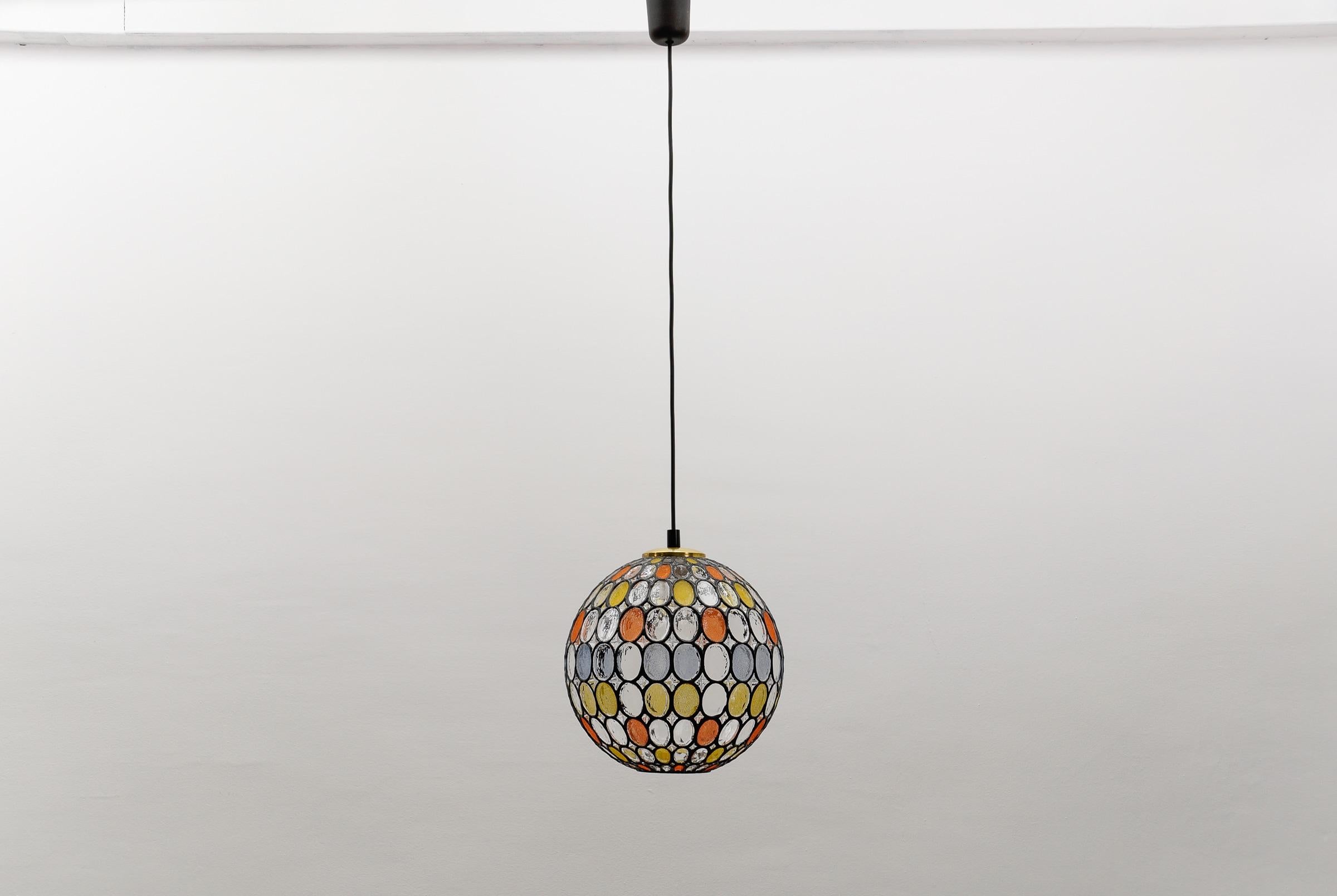 Altezza regolabile in continuo da 50 cm a 105 cm.

La lampada è dotata di lampadine a vite Edison E27. È cablato e funzionante. Funziona sia a 110 che a 230 volt.

Buone condizioni originali d'epoca. Usura coerente con l'uso e l'età.

È possibile
