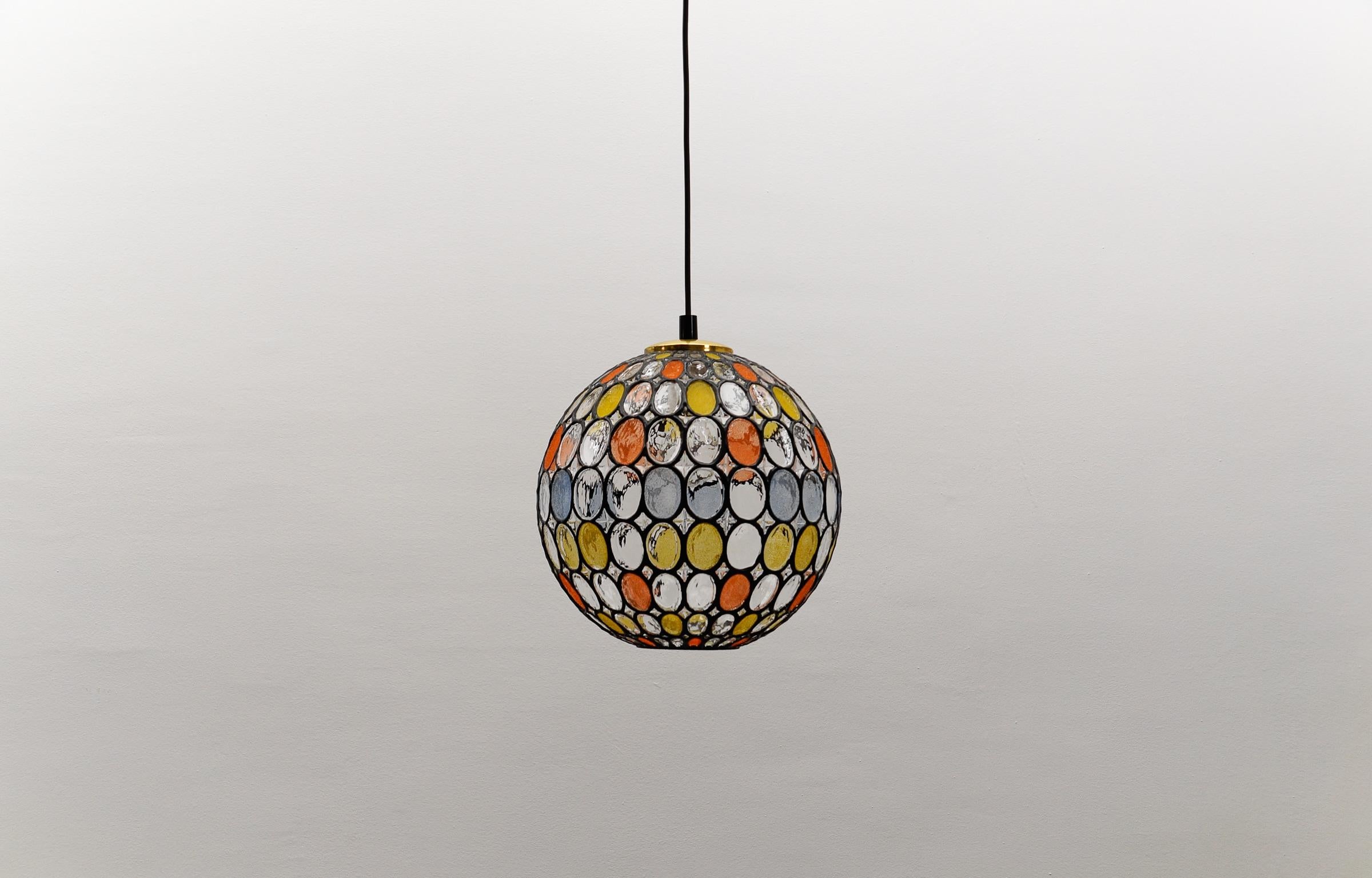 Mid-Century moderno Lampada da soffitto a sfera in vetro multicolore di Limburg, anni '60 Germania, anni '60 in vendita