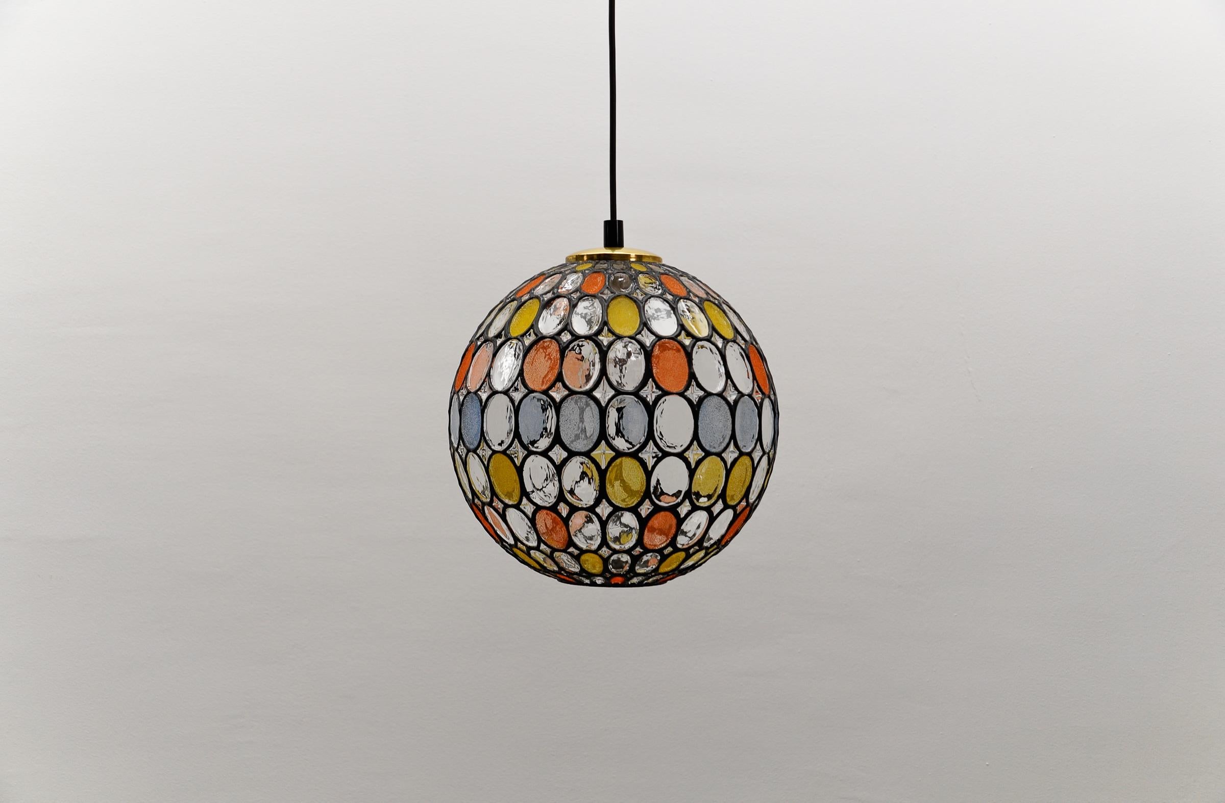 Lampada da soffitto a sfera in vetro multicolore di Limburg, anni '60 Germania, anni '60 In condizioni buone in vendita a Nürnberg, Bayern