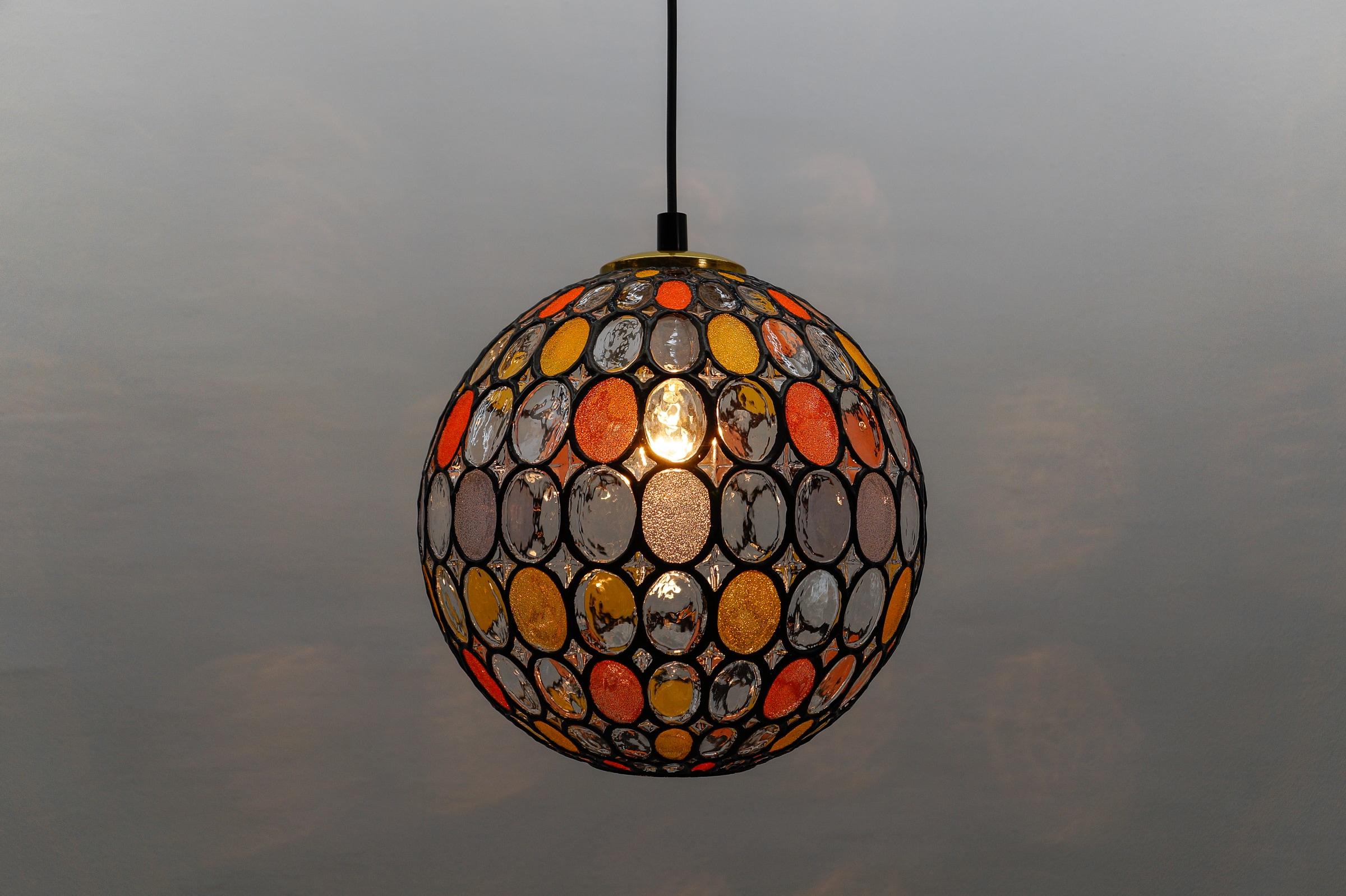 Metallo Lampada da soffitto a sfera in vetro multicolore di Limburg, anni '60 Germania, anni '60 in vendita
