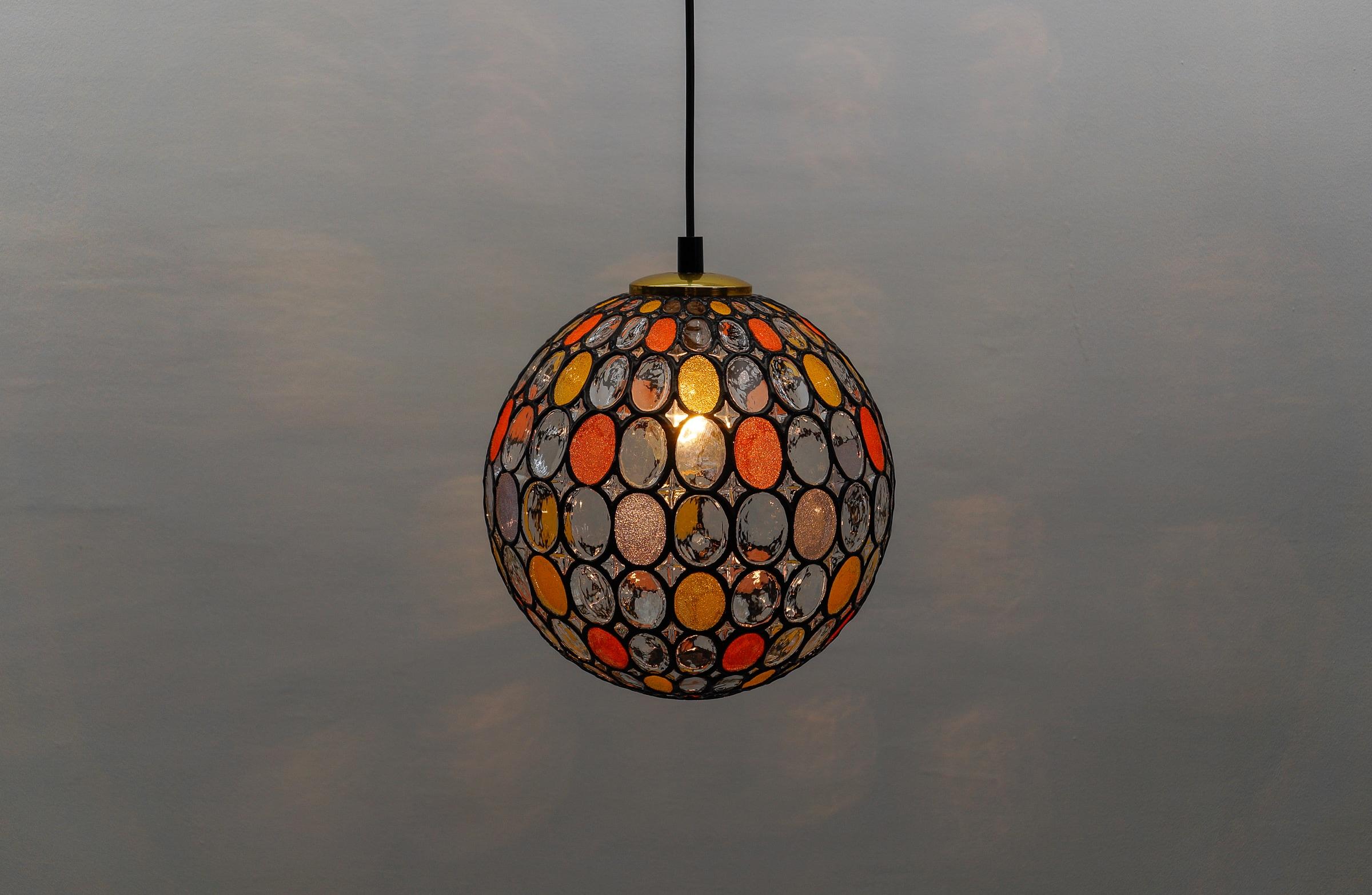 Lampada da soffitto a sfera in vetro multicolore di Limburg, anni '60 Germania, anni '60 in vendita 2