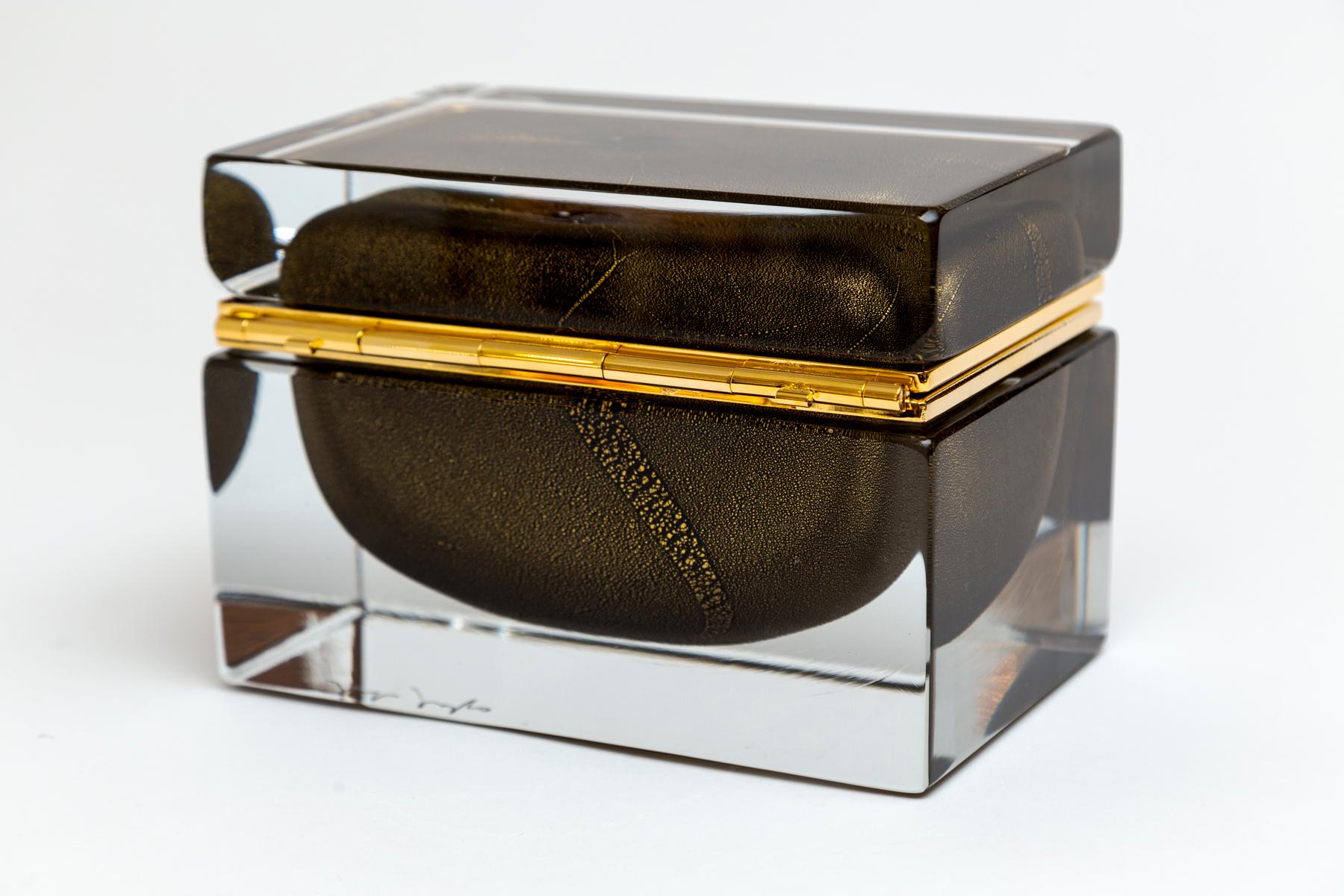 Vetro di Murano Scatola rettangolare grande in vetro di Murano con oro 24k e nero, Contemporary in vendita