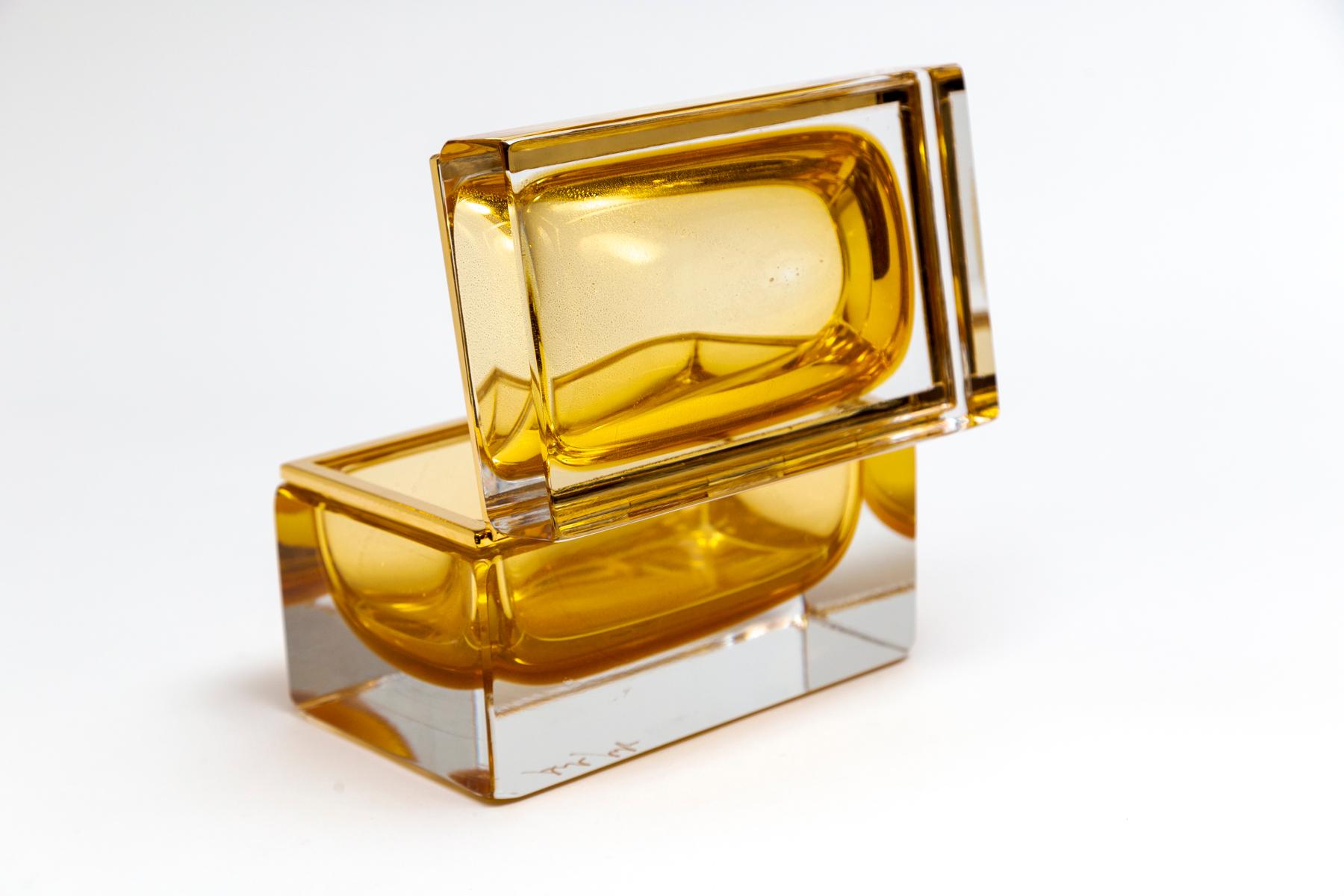 Italiano Scatola rettangolare grande in oro 24k di Murano, Contemporary in vendita