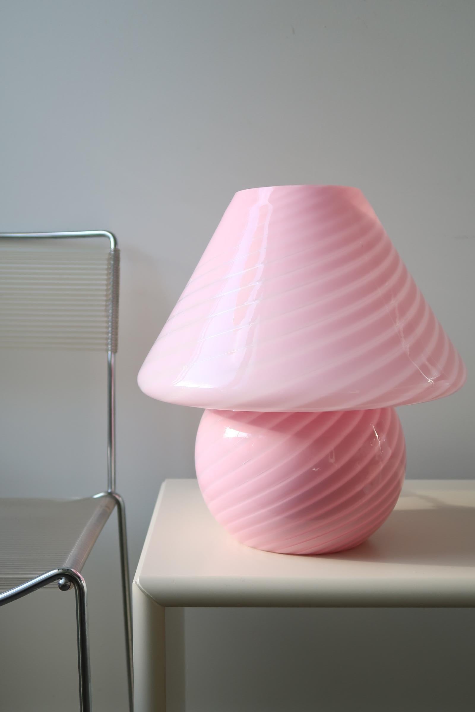 Large Murano 70s Bubble Gum Pink Swirl Glass Mushroom Table Lamp In Good Condition In Copenhagen, DK