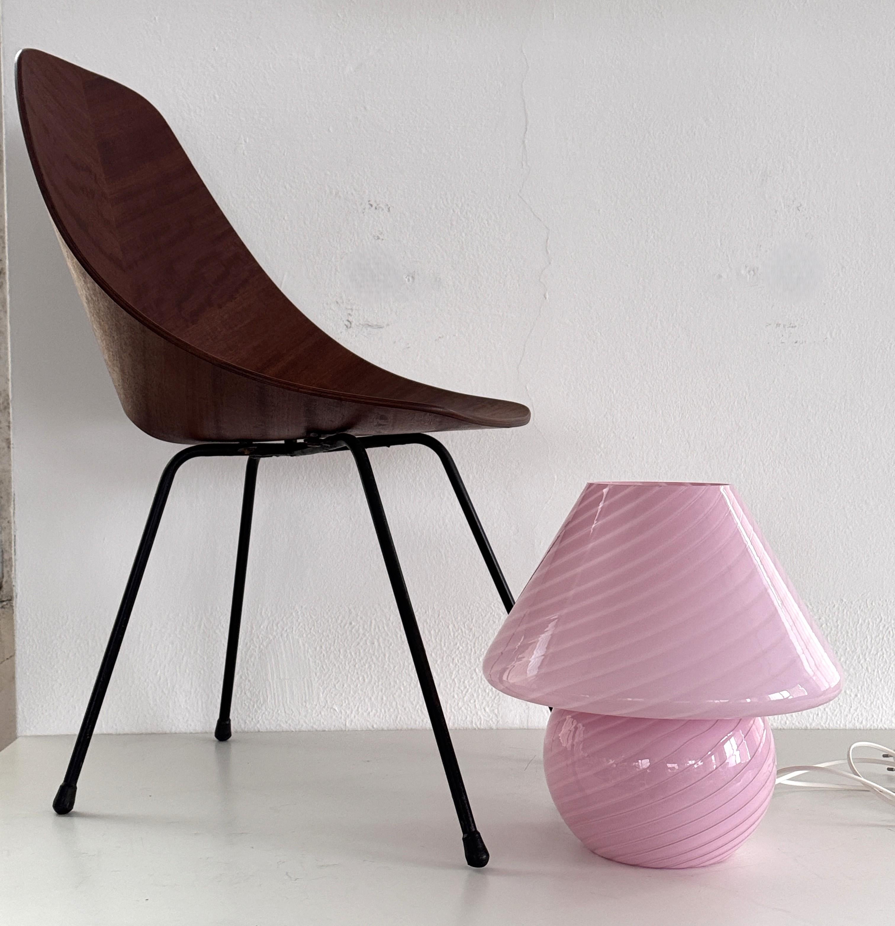 Grande lampe de table Murano des années 70 en forme de champignon et en verre tourbillonnant rose en vente 4