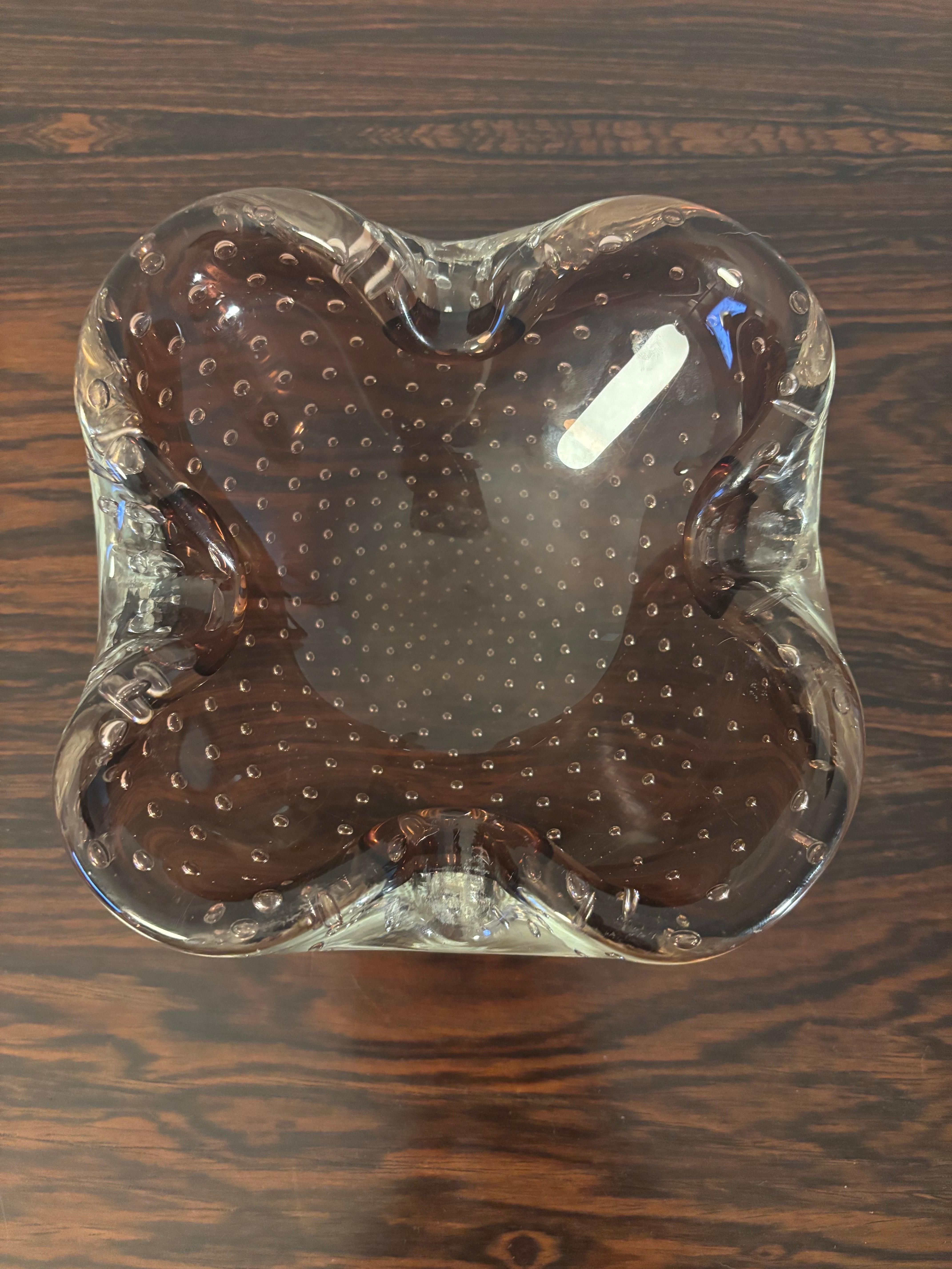Cenicero o dulcera grande de Murano de color amatista y diseño de burbujas Italiano en venta