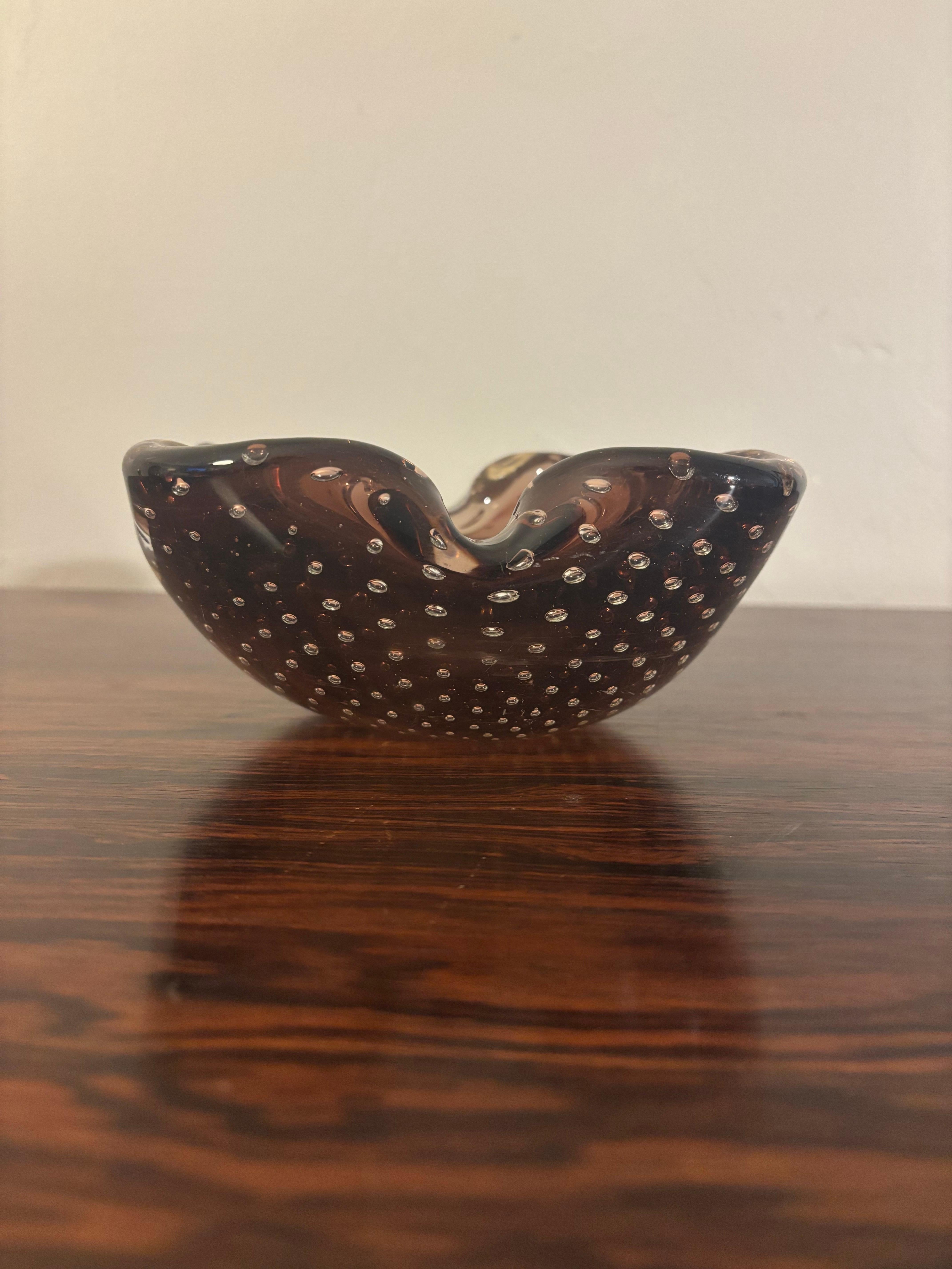 Cenicero o dulcera grande de Murano de color amatista y diseño de burbujas en Bueno estado para la venta en Boynton Beach, FL