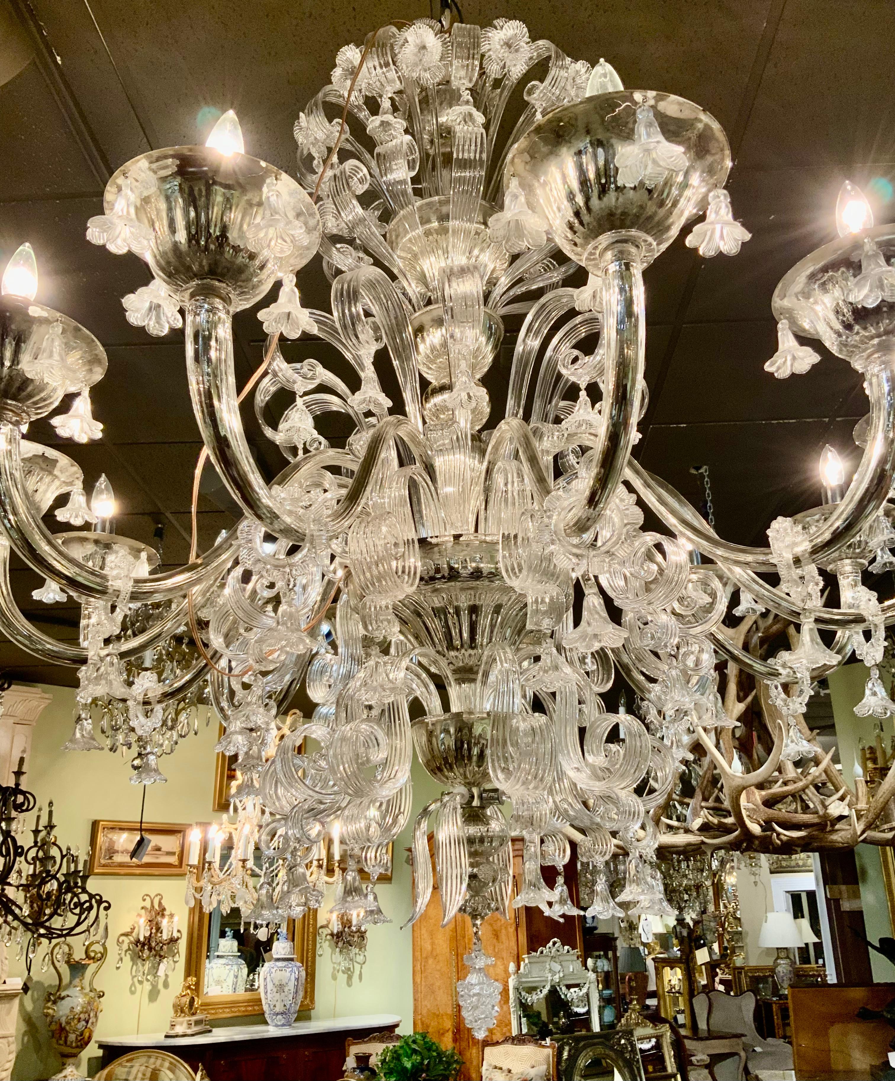 Large Murano Andromeda International Mirrored Glass “Le Roy” Chandelier For Sale 1