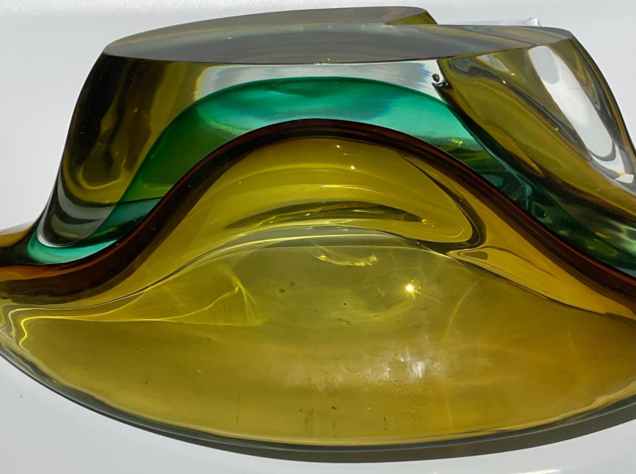 Large Murano Art glass Sommerso bowl attributed to Flavio Poli for Seguso Vetri D’Arte circa 1950s.