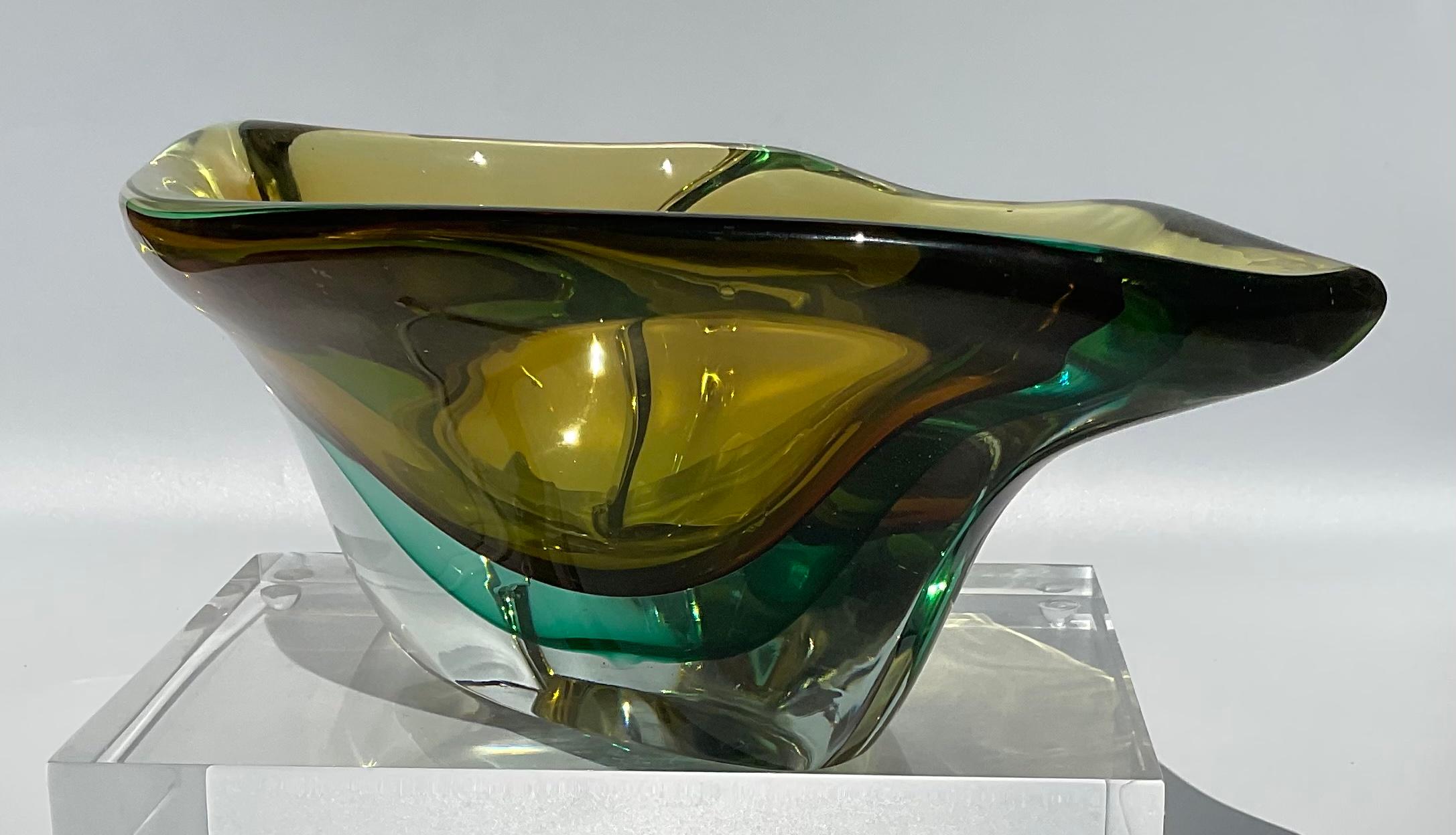 Italian Large Murano Art Glass Sommerso Bowl attributed Flavio Poli Seguso Vetri D’Arte For Sale
